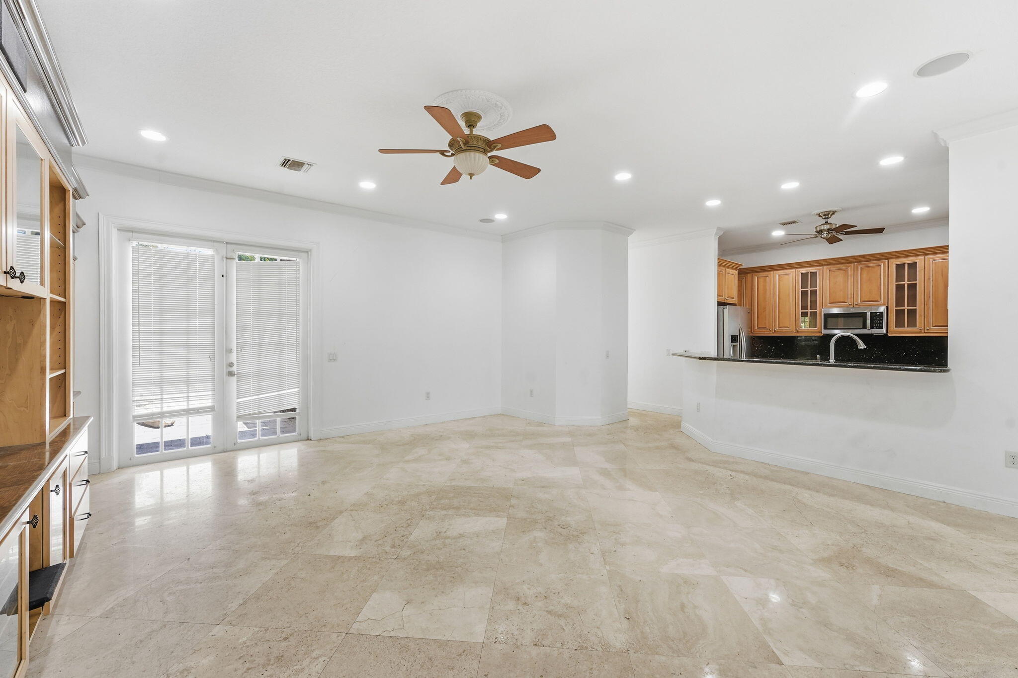 400 NE 8th Avenue