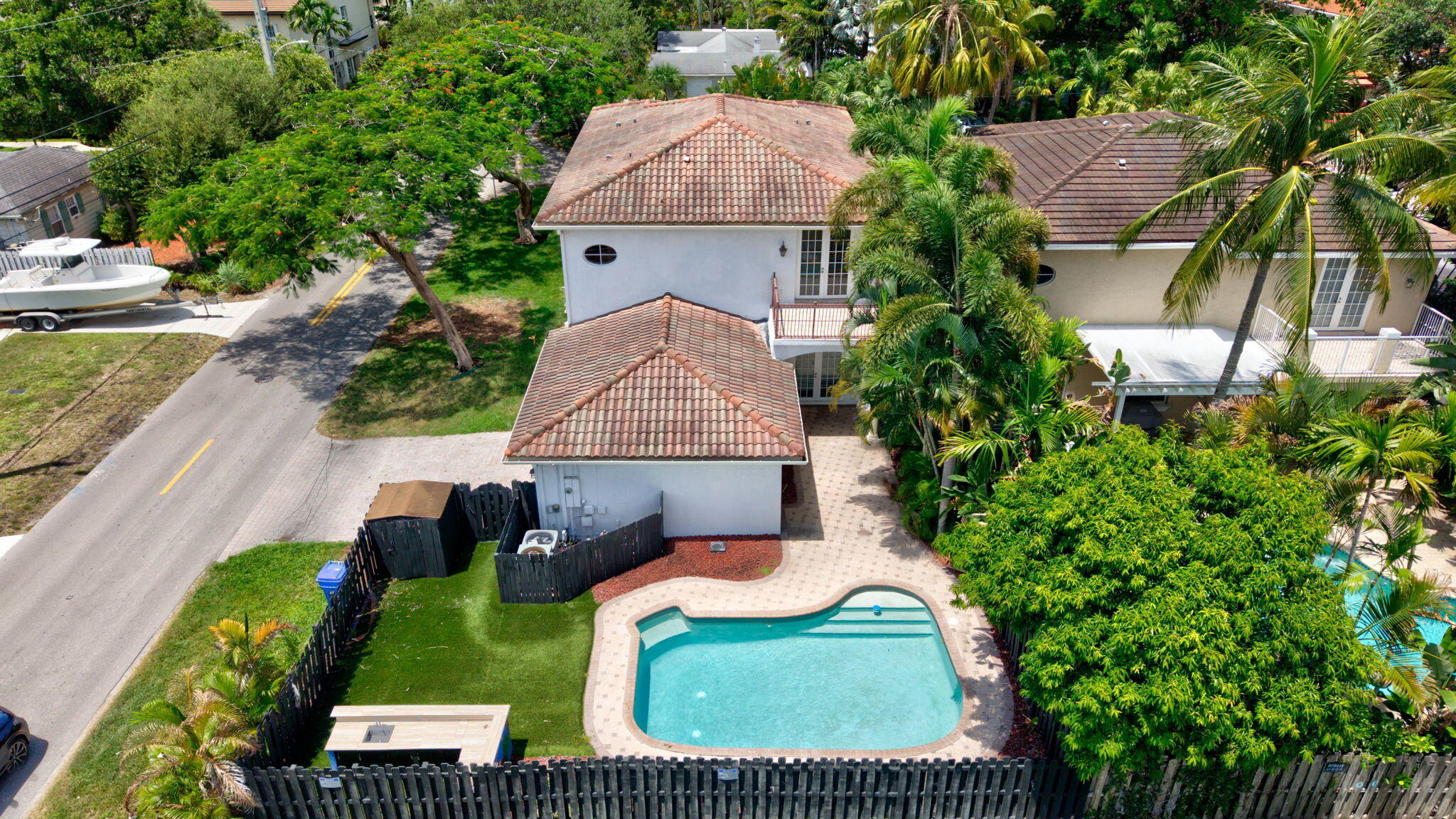 400 NE 8th Avenue