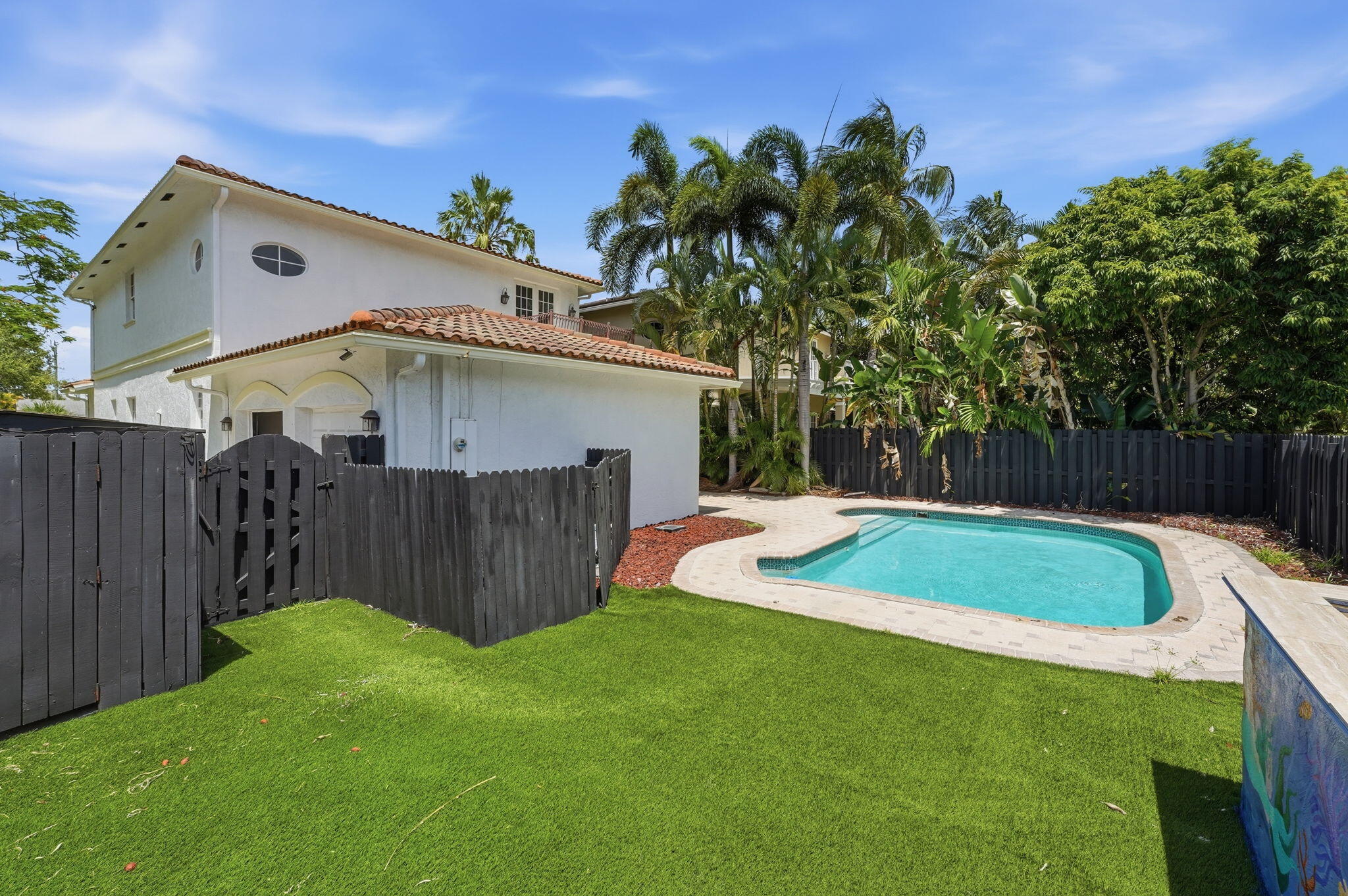 400 NE 8th Avenue