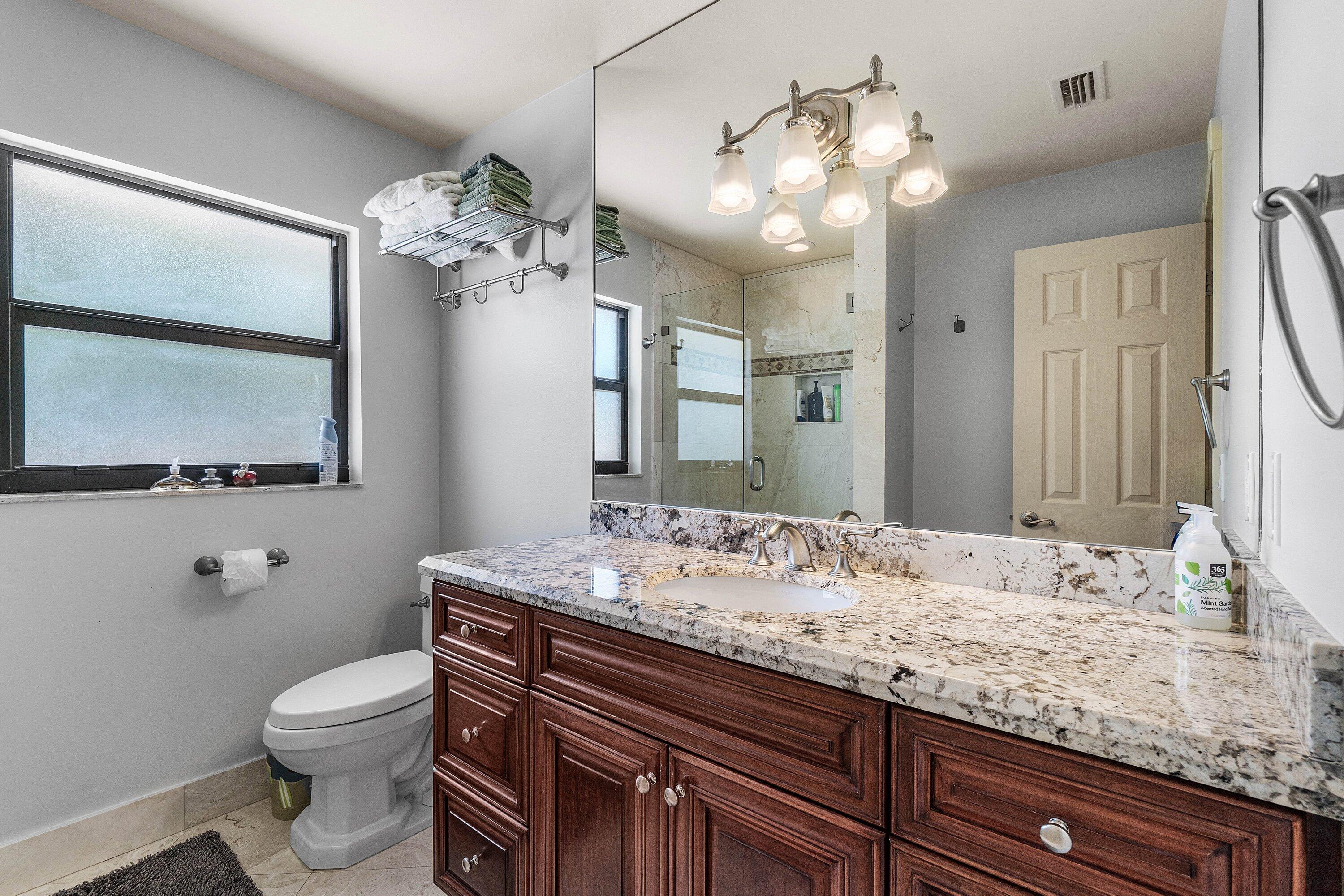 1109 Bel Air Drive 1