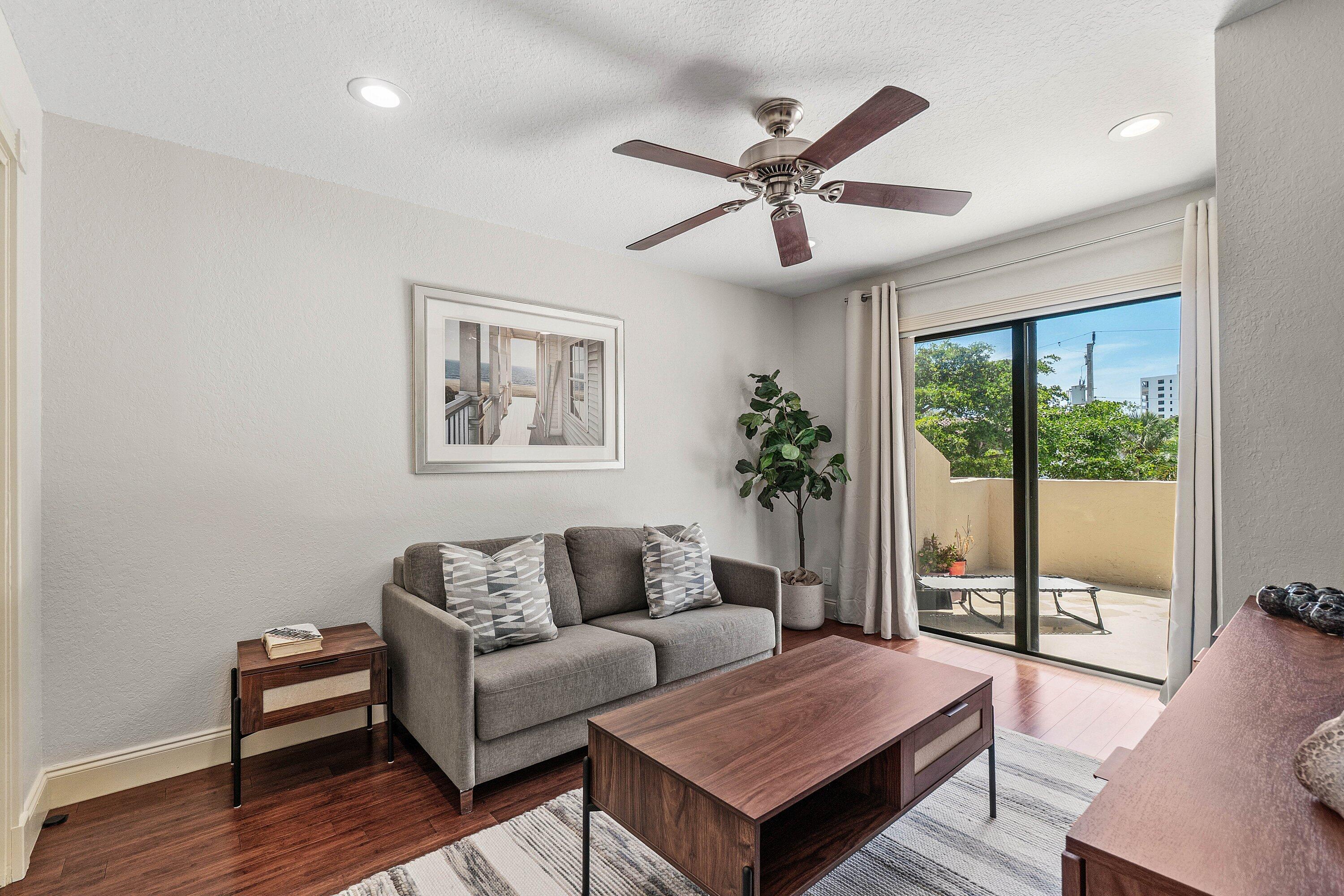 1109 Bel Air Drive 1