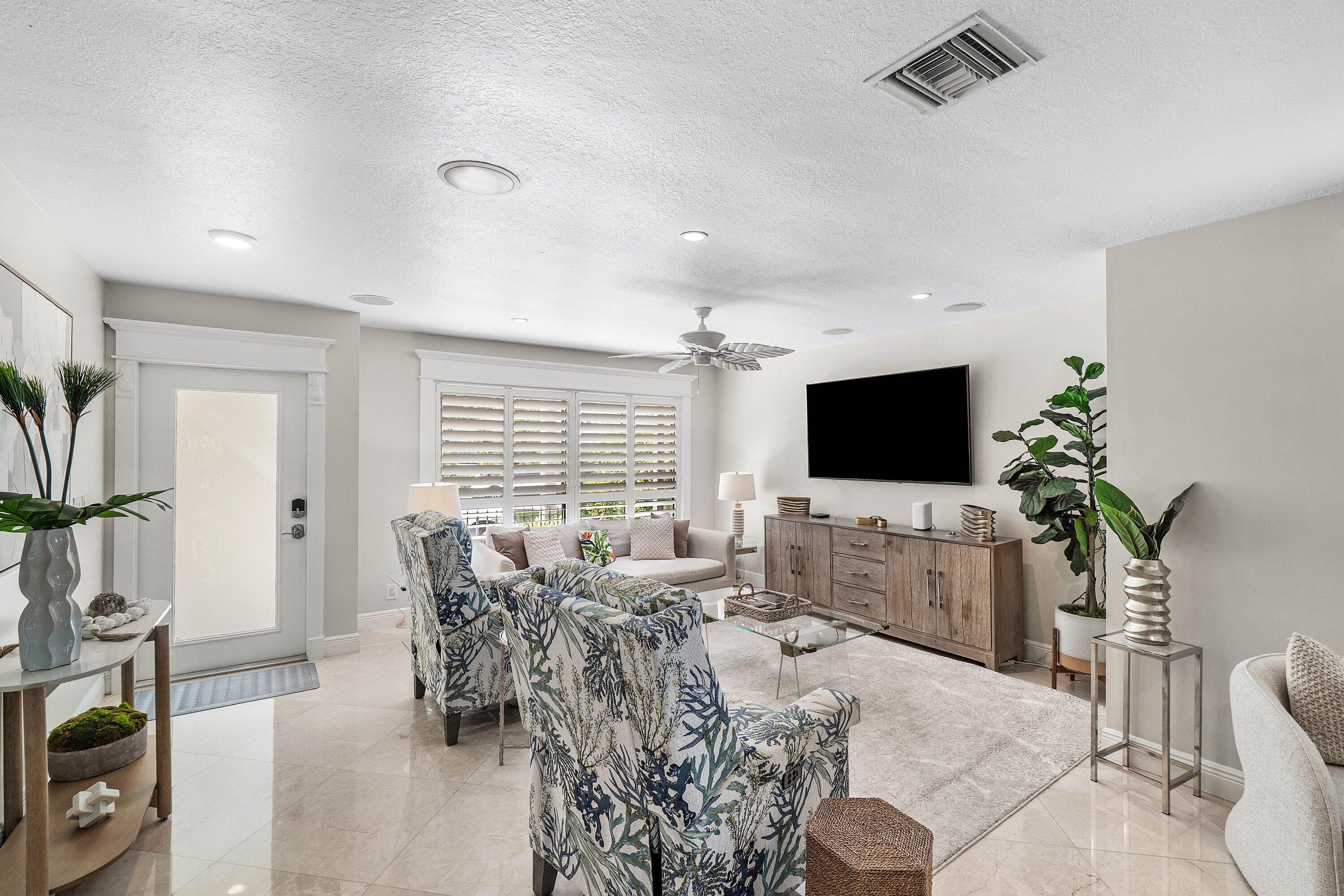1109 Bel Air Drive 1