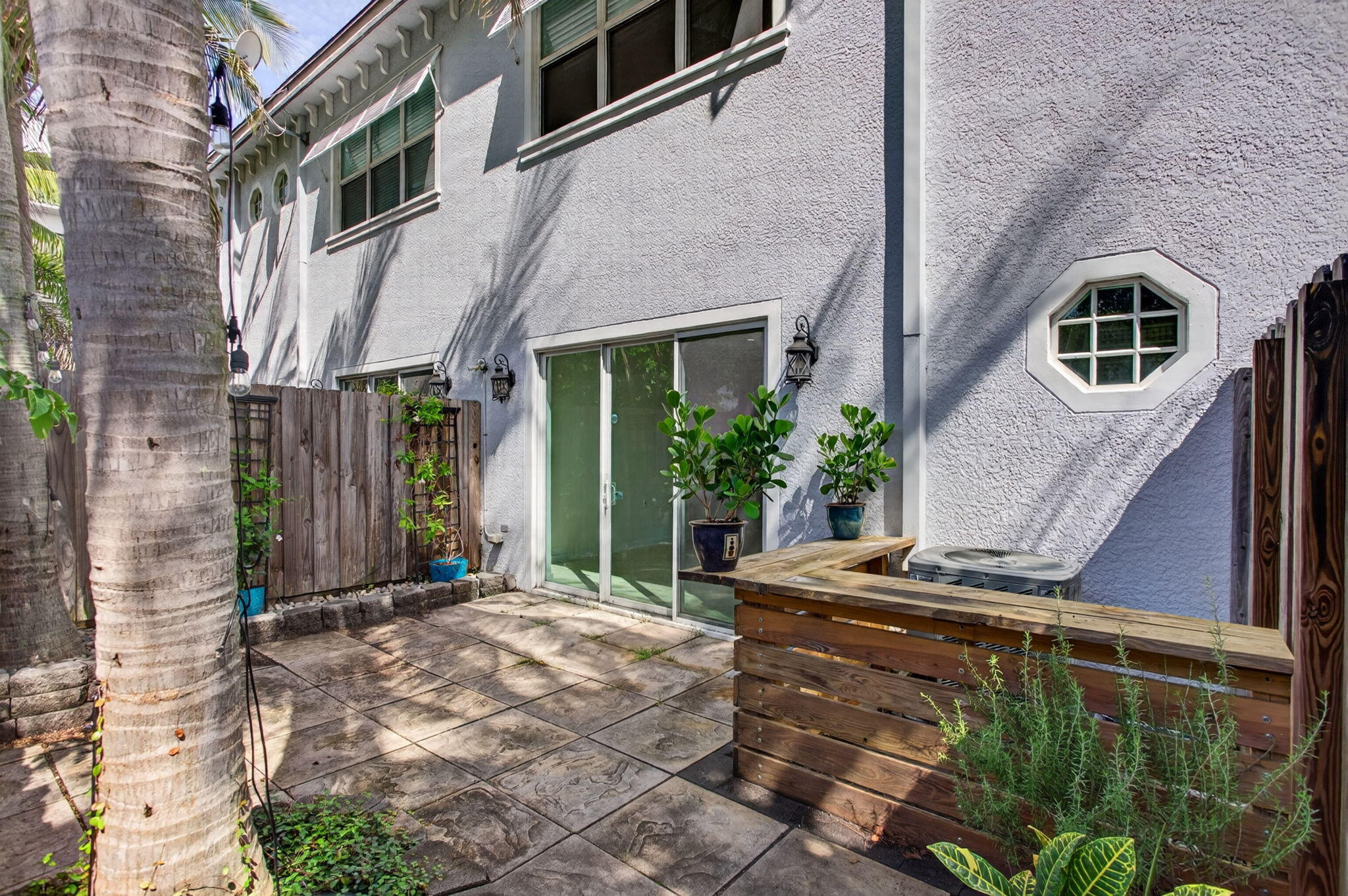 11 NE 20th Avenue