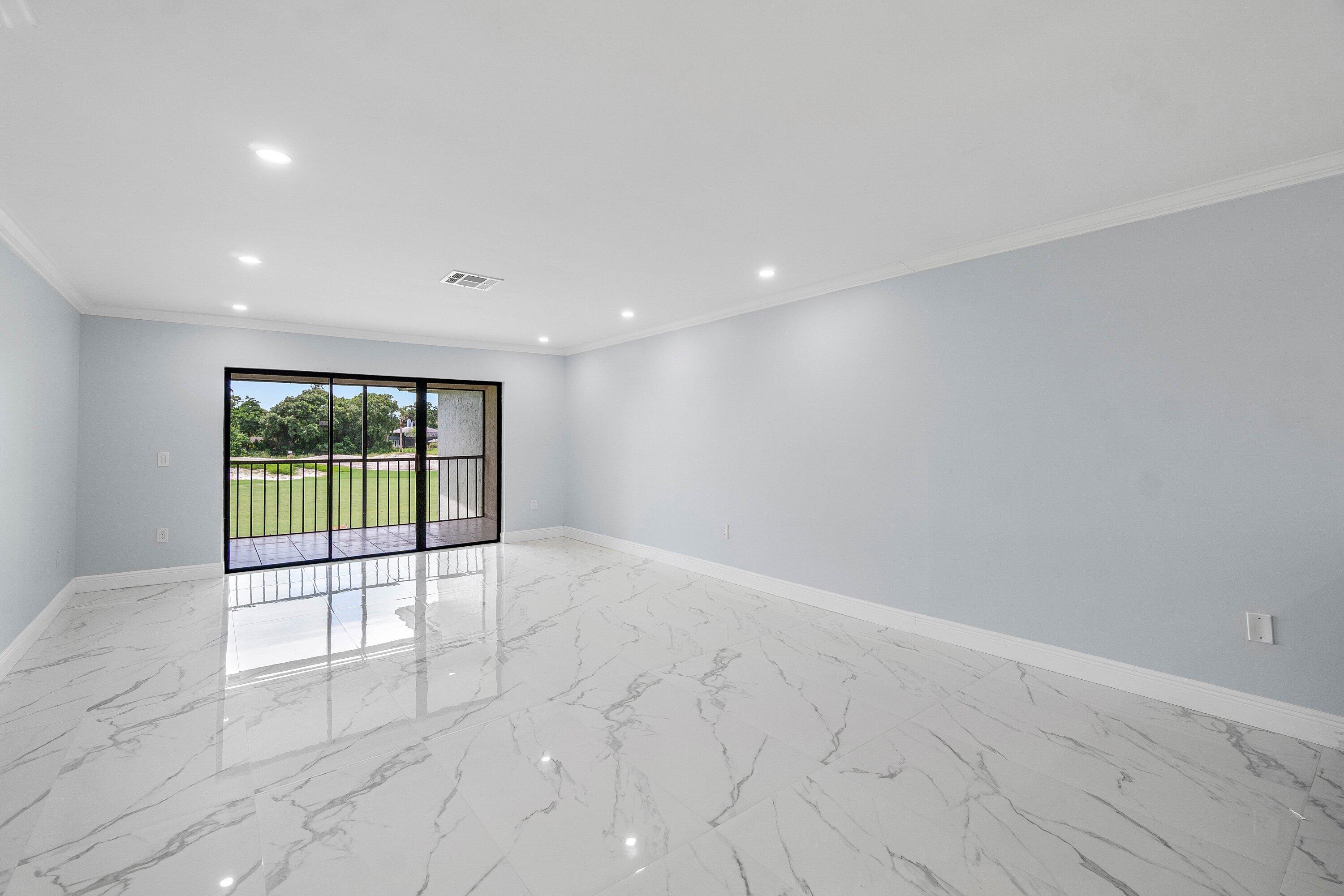 15 SOUTHPORT Lane D