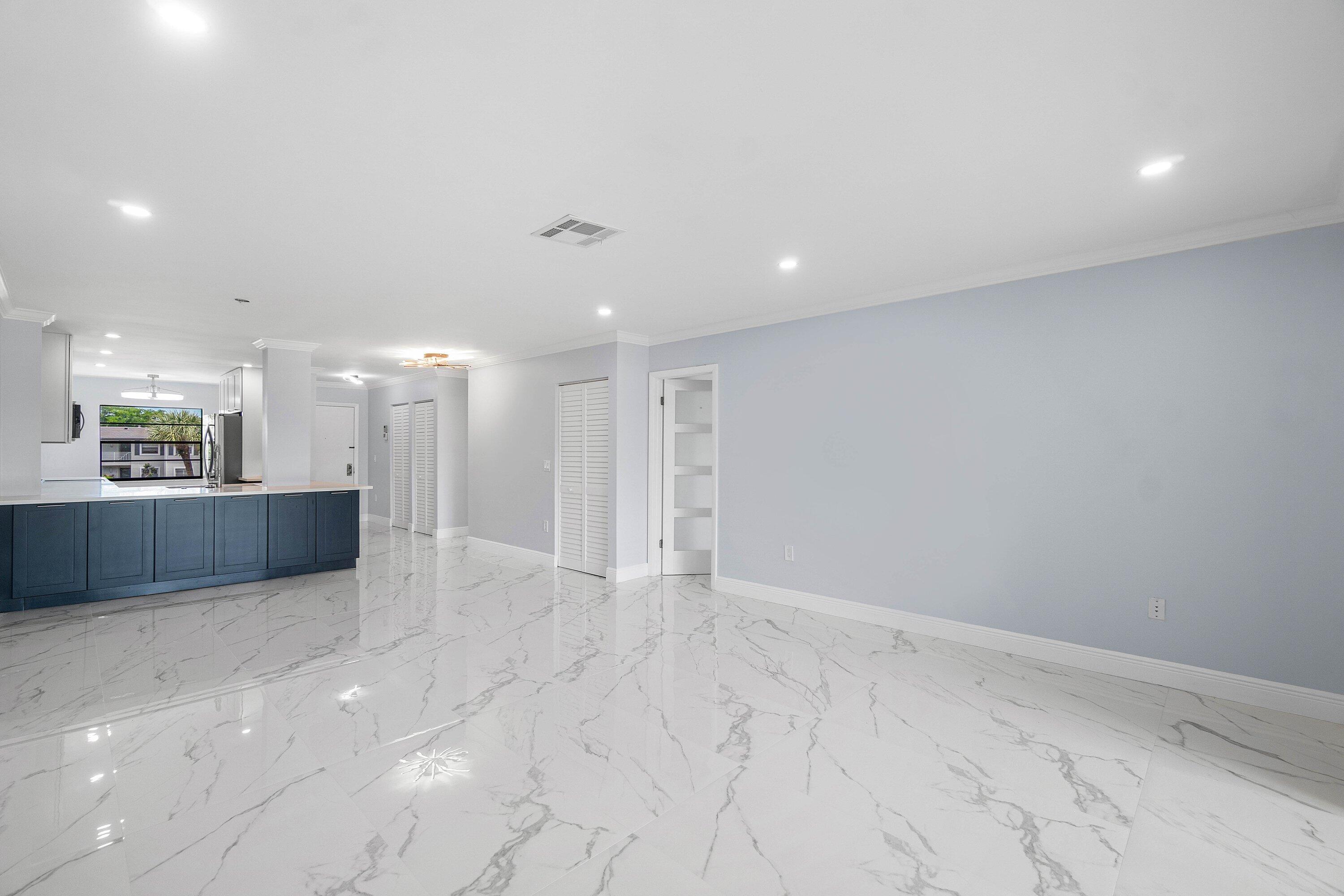 15 SOUTHPORT Lane D