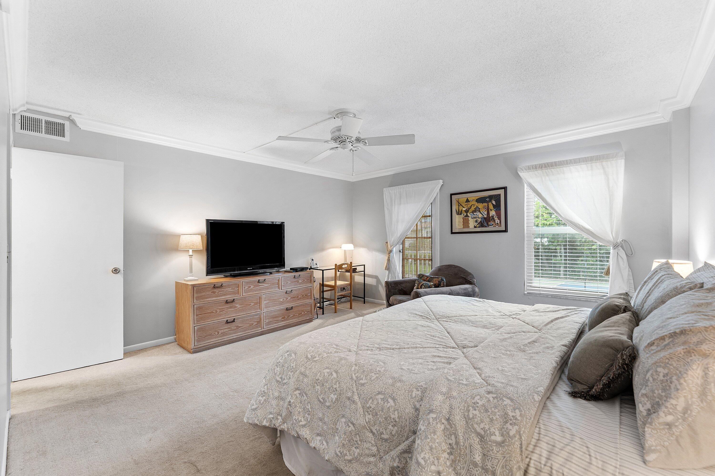 1111 S OCEAN Boulevard 213