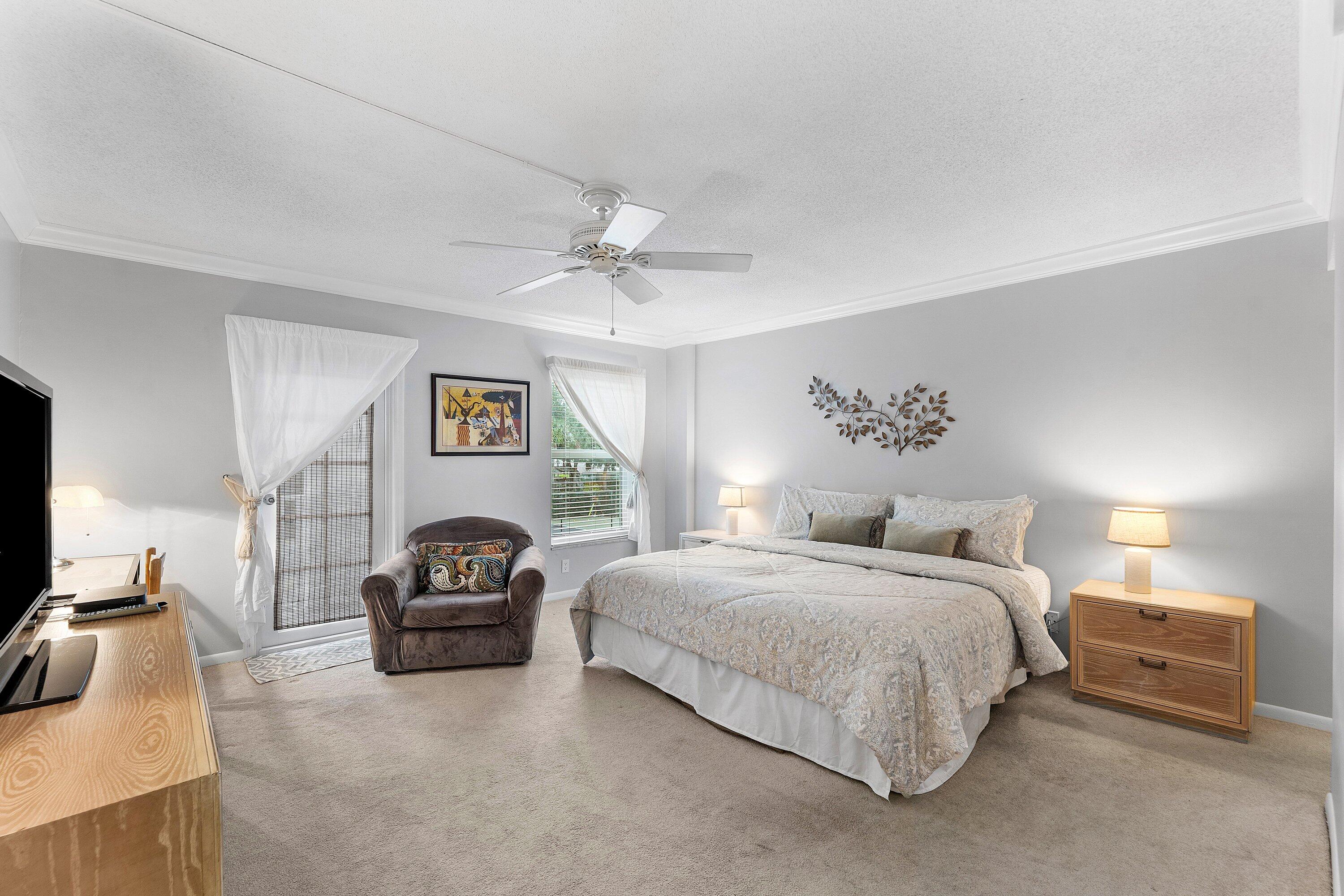 1111 S OCEAN Boulevard 213