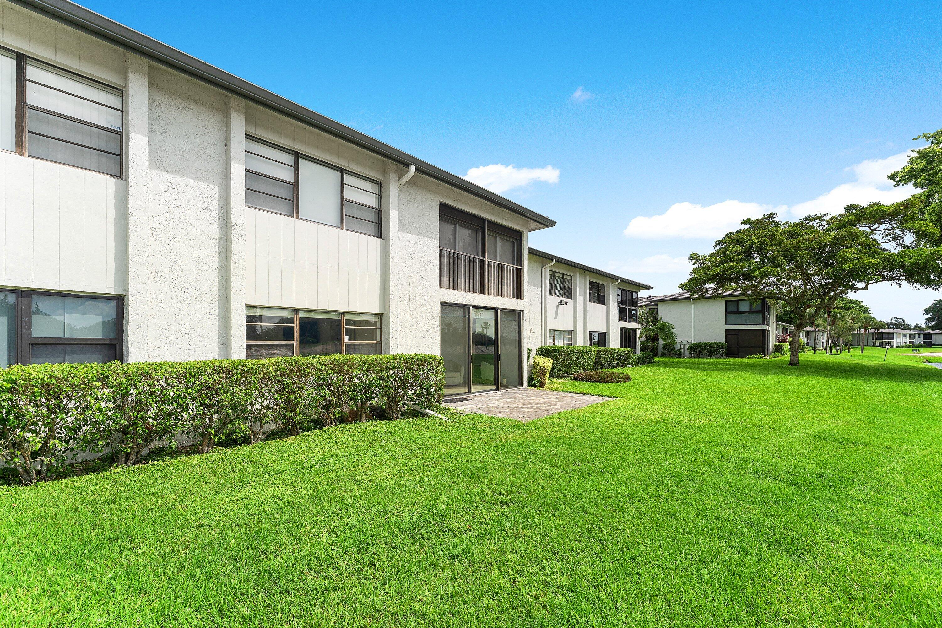 11 SOUTHPORT Lane E