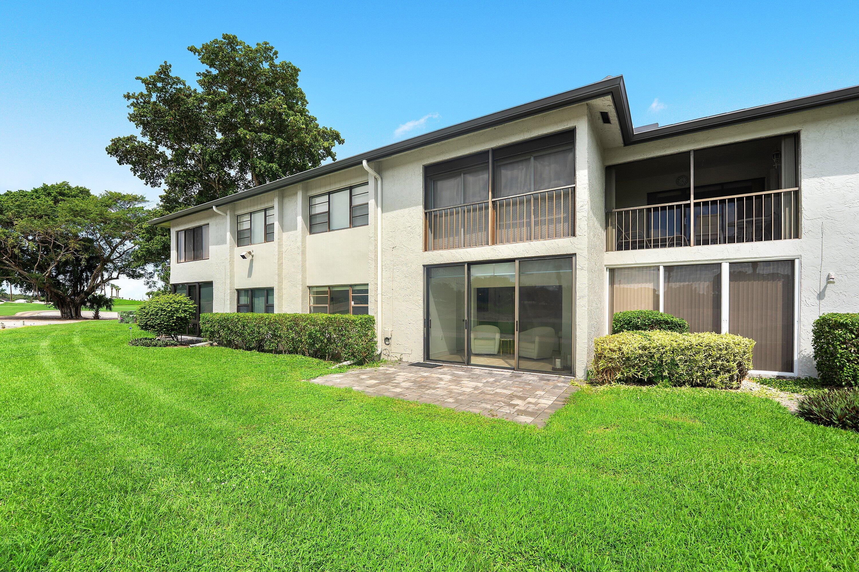 11 SOUTHPORT Lane E