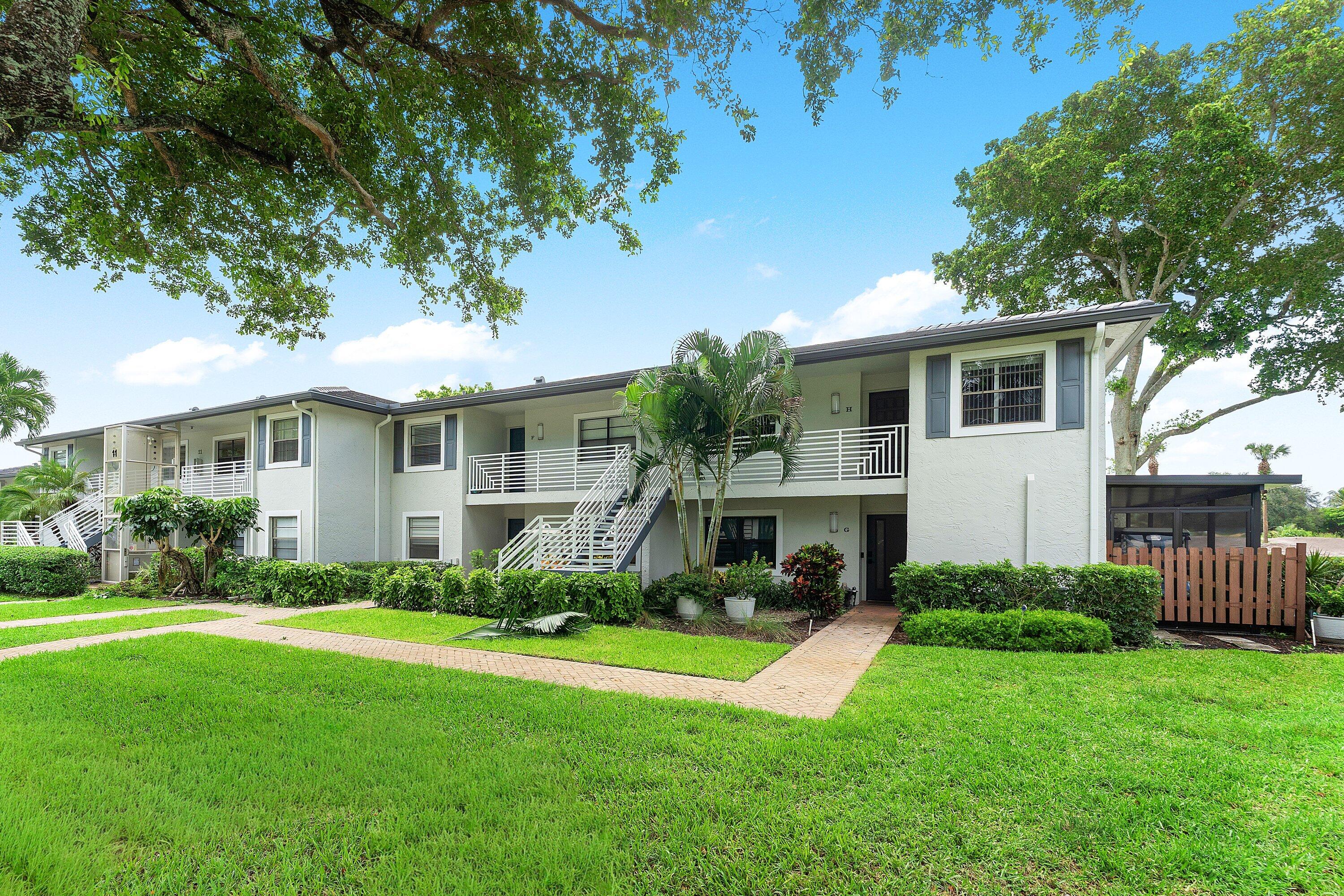 11 SOUTHPORT Lane E