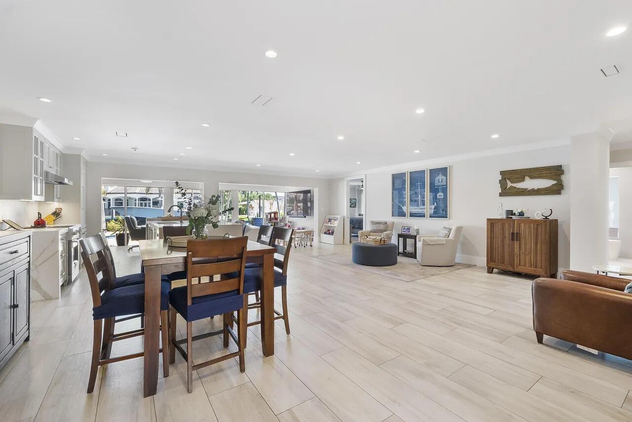 725 NE 36th Street