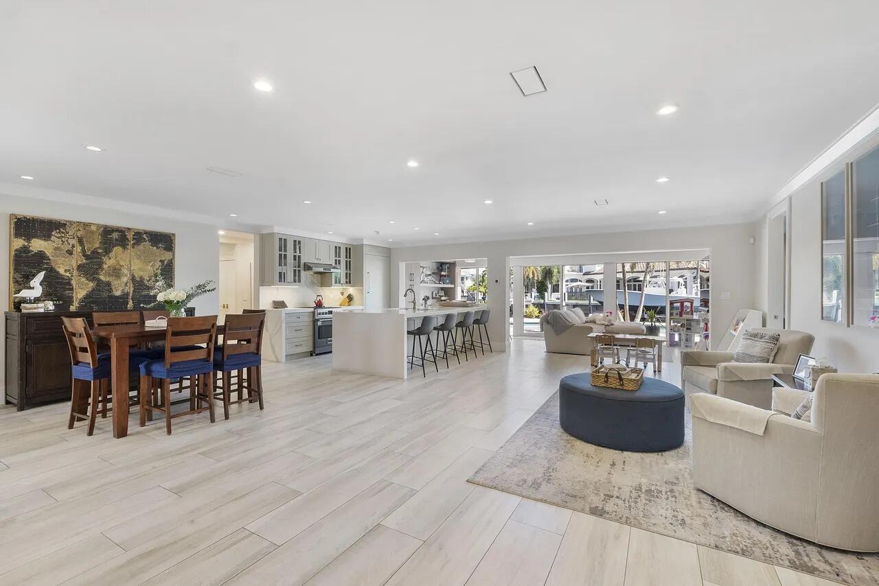 725 NE 36th Street
