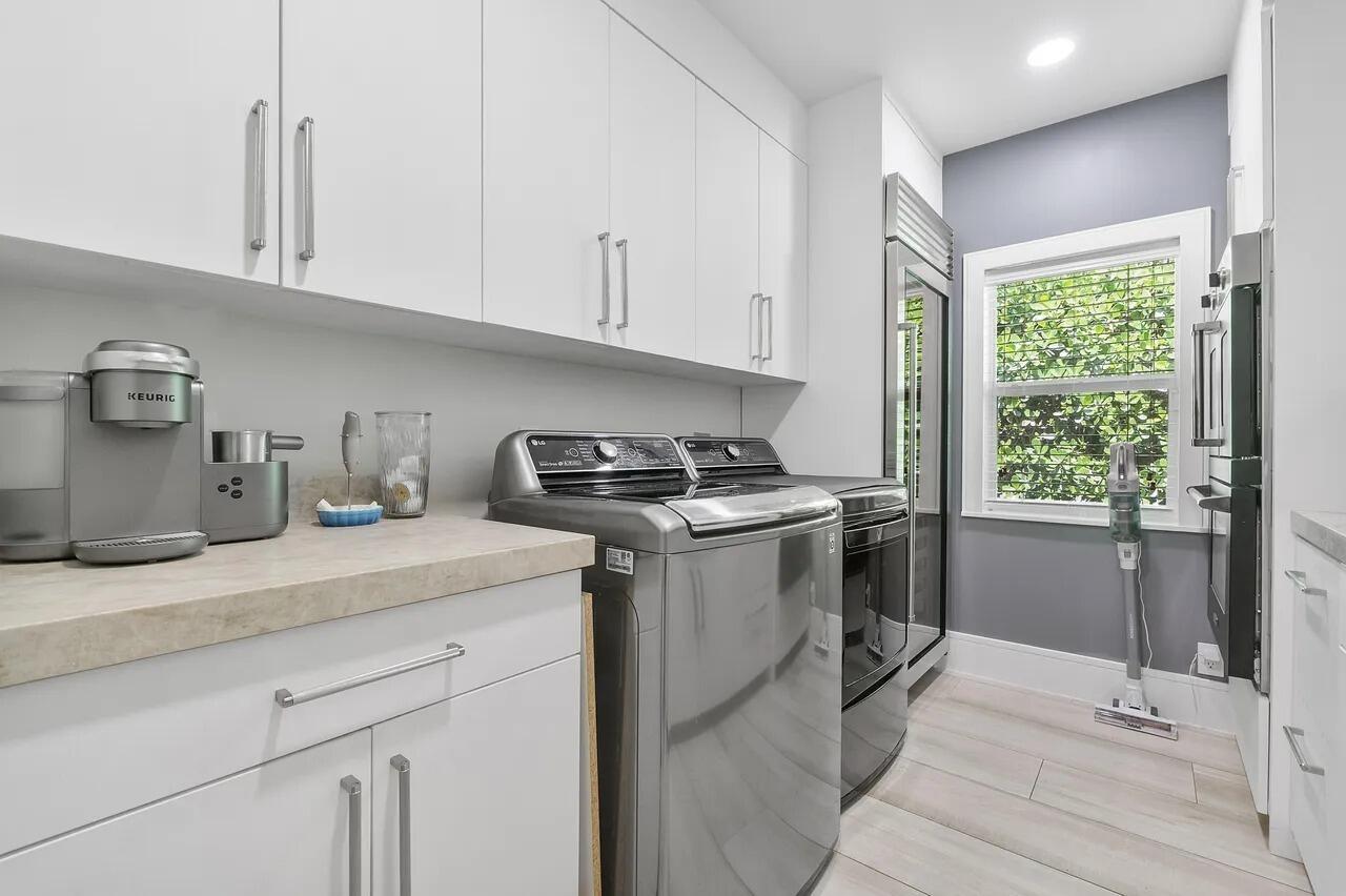 725 NE 36th Street