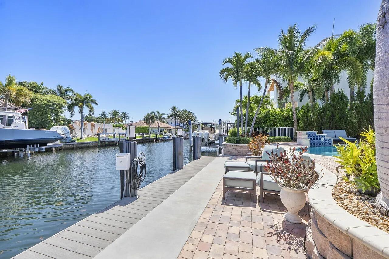 725 NE 36th Street
