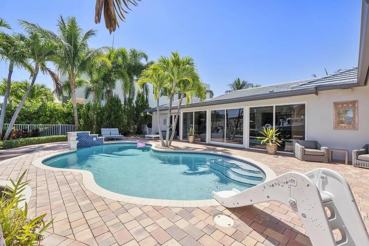 725 NE 36th Street