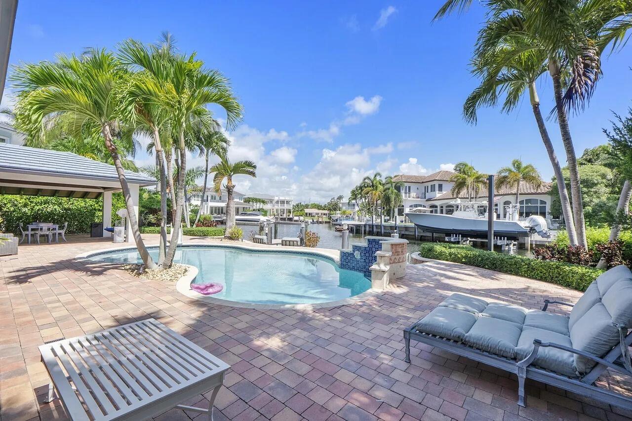 725 NE 36th Street