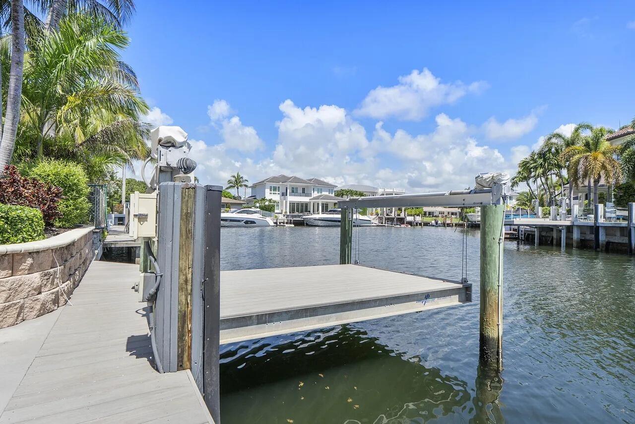 725 NE 36th Street