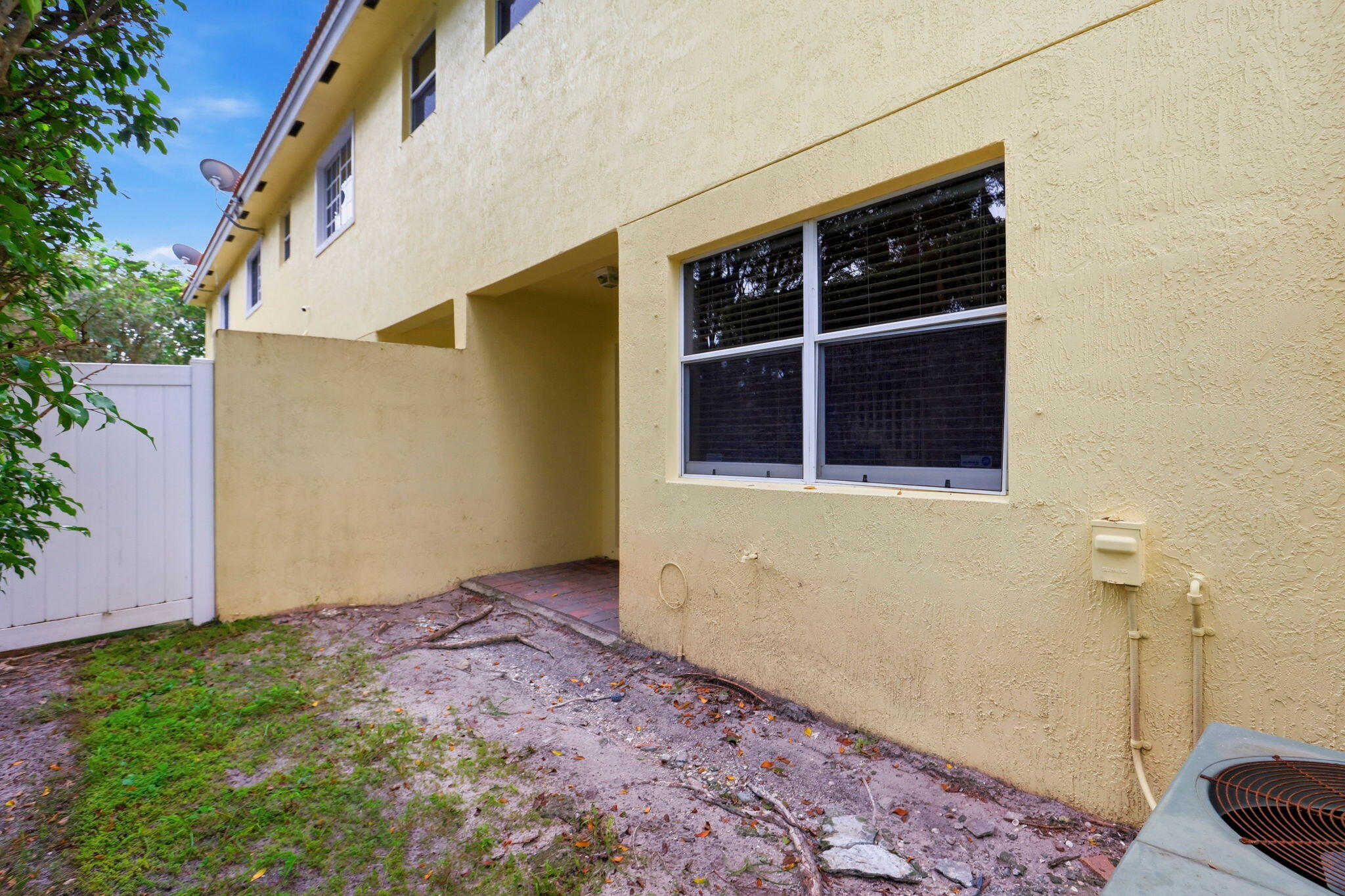 660 IMPERIAL LAKE Road, Lake Belvedere Estates