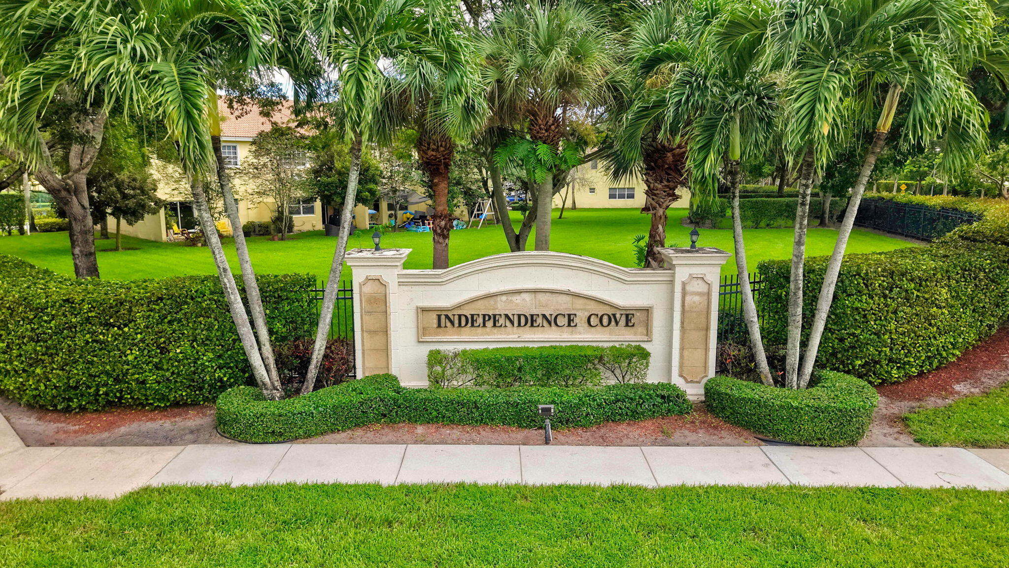 660 IMPERIAL LAKE Road, Lake Belvedere Estates