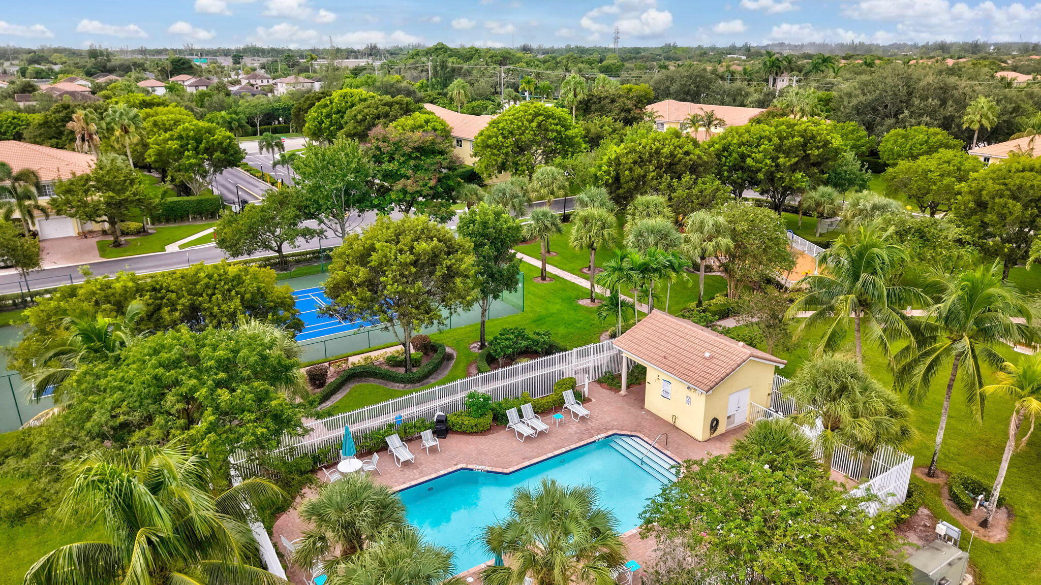 660 IMPERIAL LAKE Road, Lake Belvedere Estates