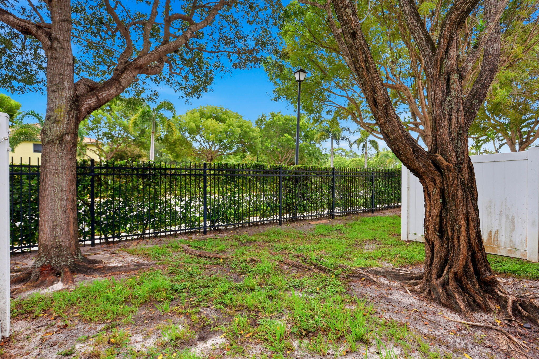 660 IMPERIAL LAKE Road, Lake Belvedere Estates