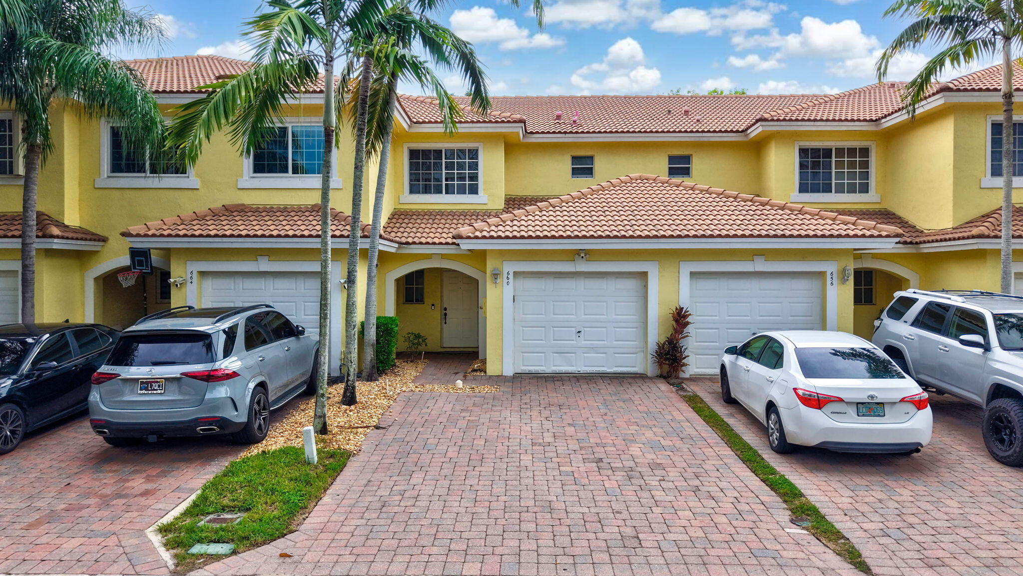 660 IMPERIAL LAKE Road, Lake Belvedere Estates