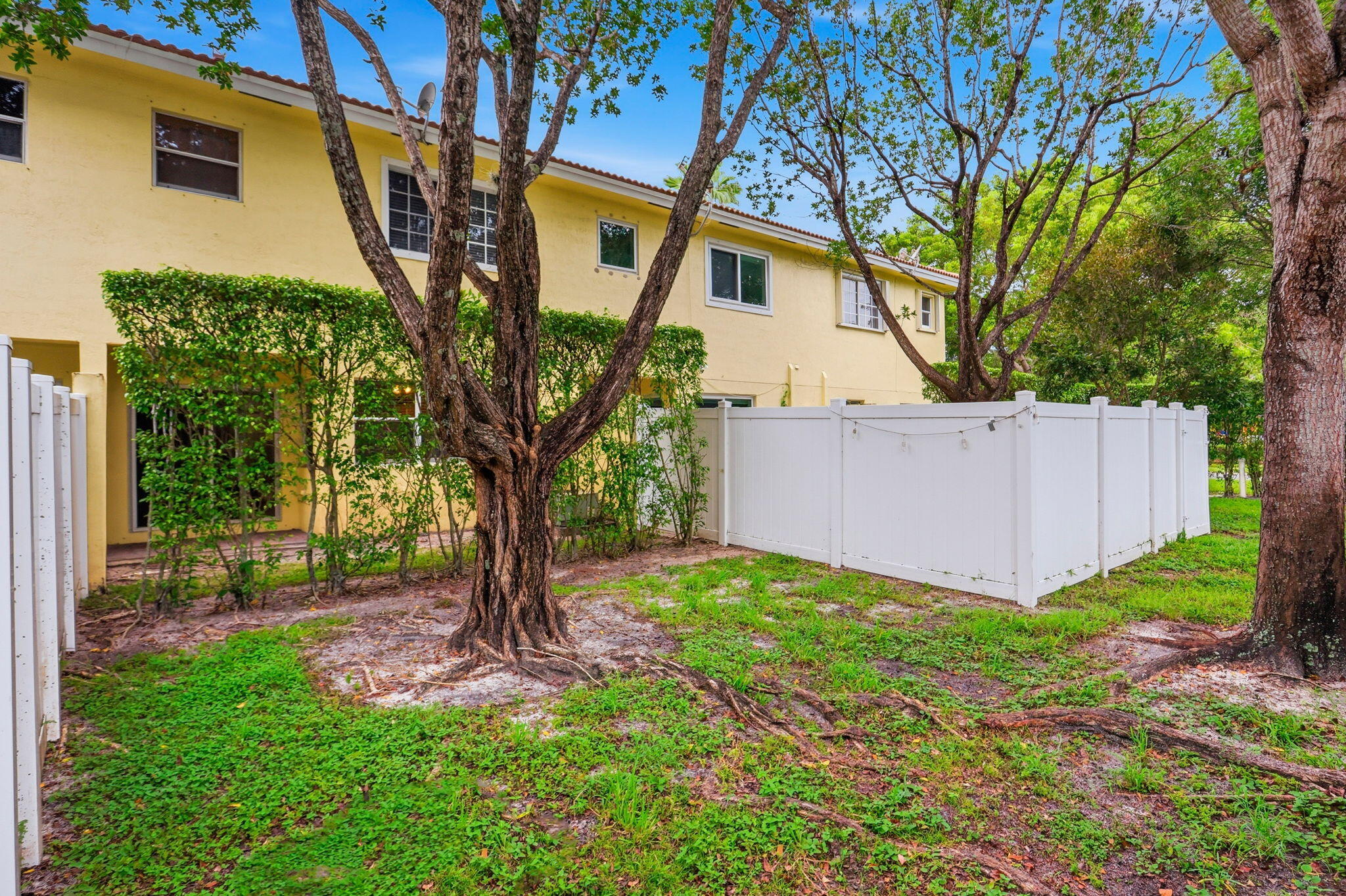 660 IMPERIAL LAKE Road, Lake Belvedere Estates