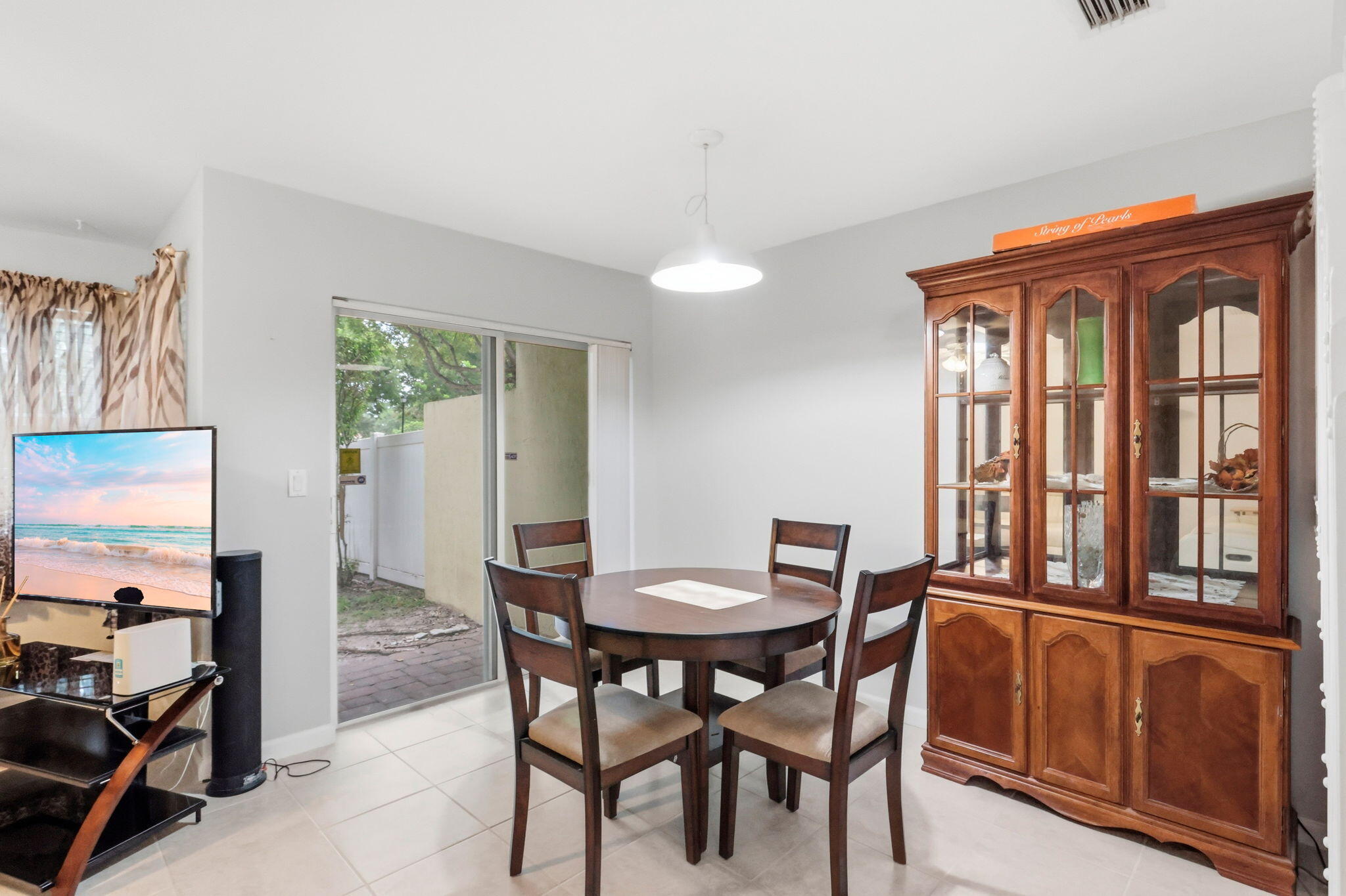 660 IMPERIAL LAKE Road, Lake Belvedere Estates
