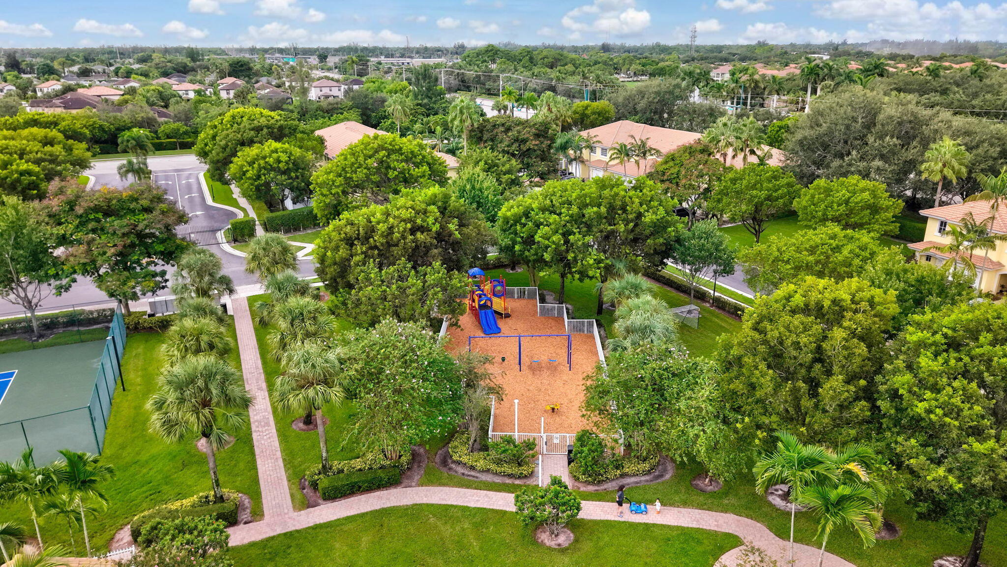 660 IMPERIAL LAKE Road, Lake Belvedere Estates