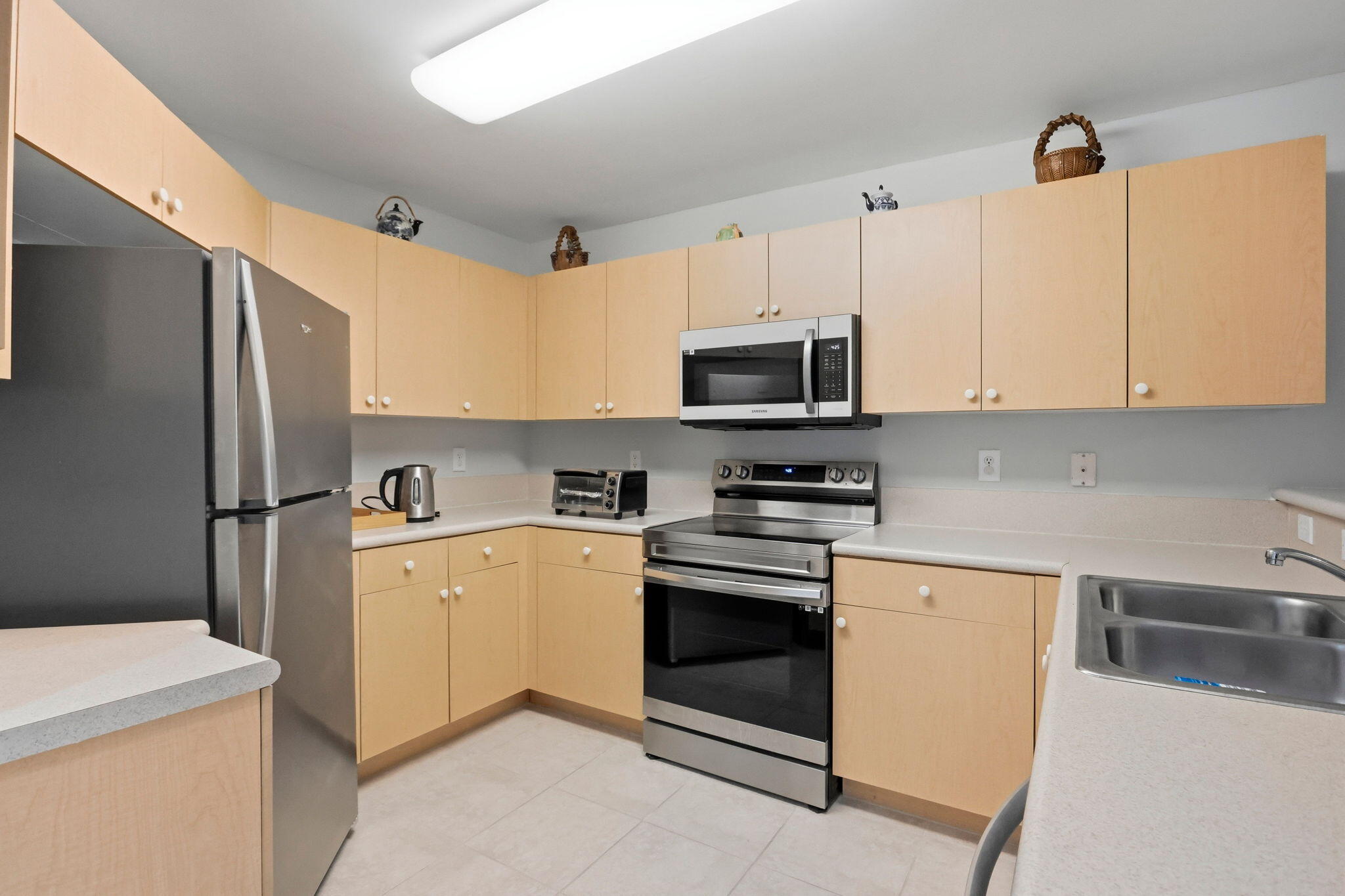 660 IMPERIAL LAKE Road, Lake Belvedere Estates