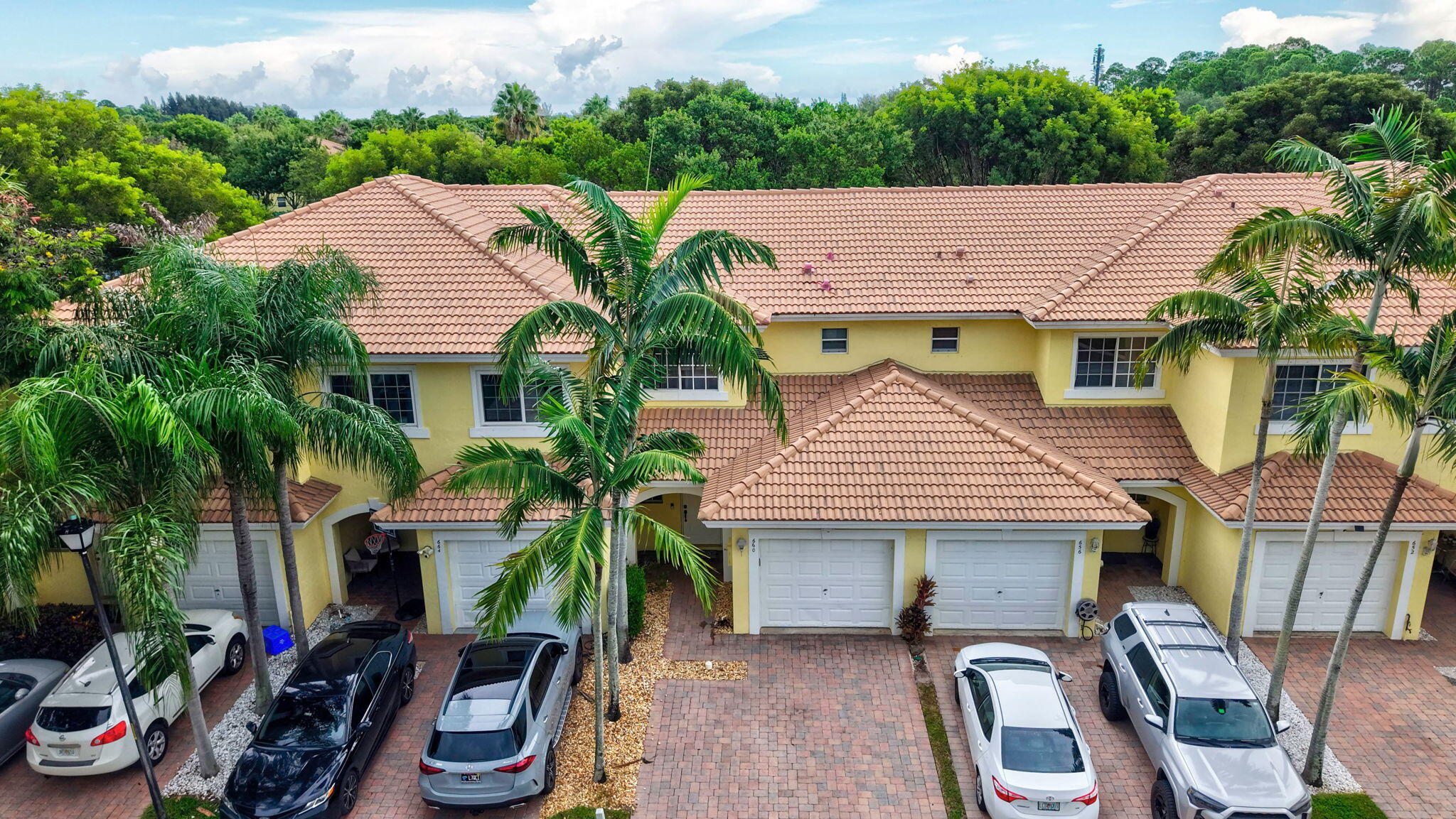 660 IMPERIAL LAKE Road, Lake Belvedere Estates
