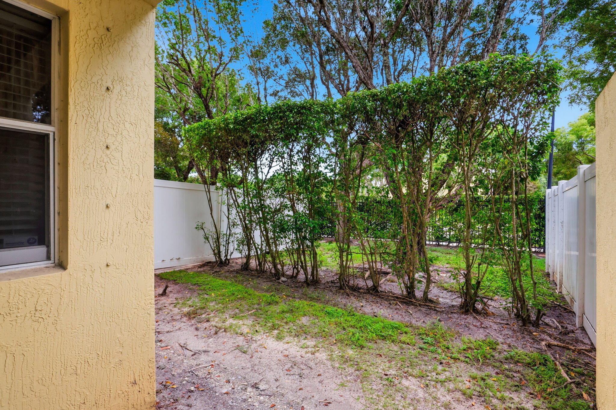 660 IMPERIAL LAKE Road, Lake Belvedere Estates