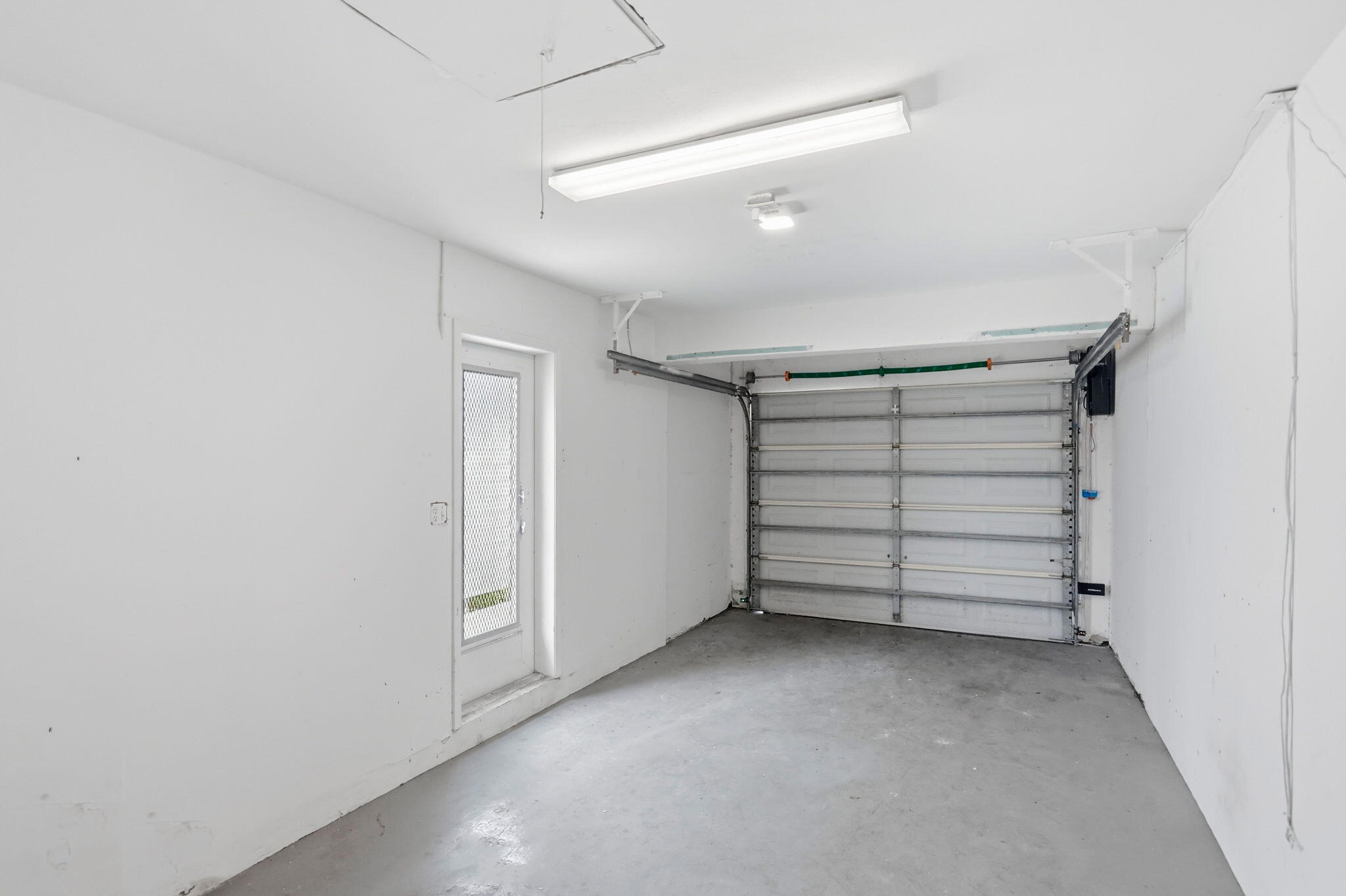 998 W CAMINO REAL