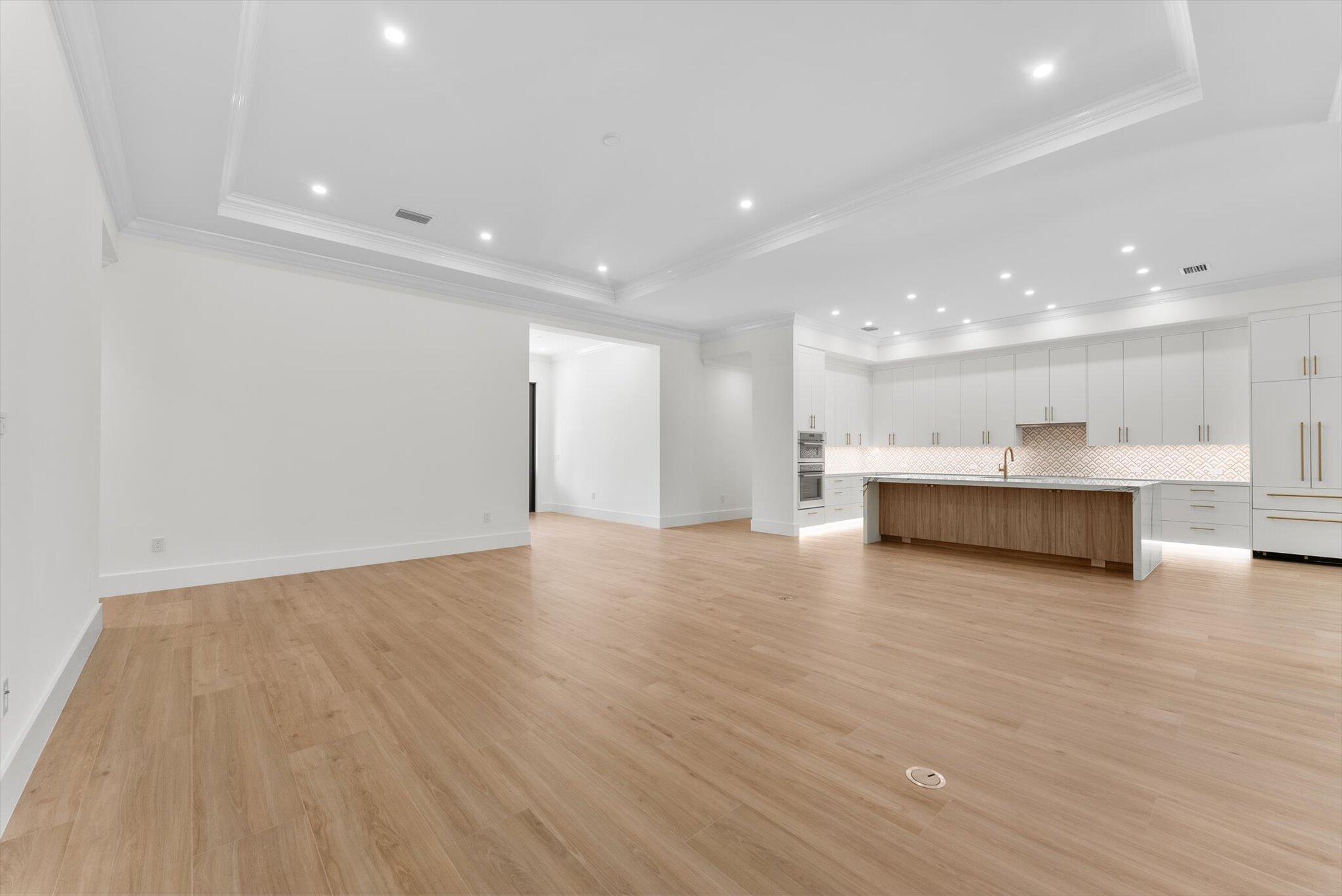 715 MISSION HILL Road