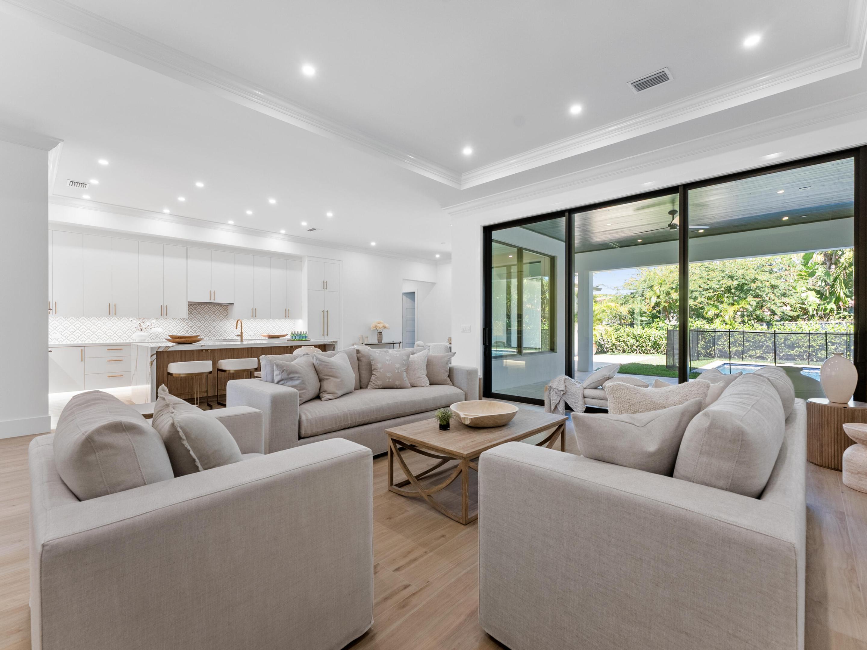 715 MISSION HILL Road