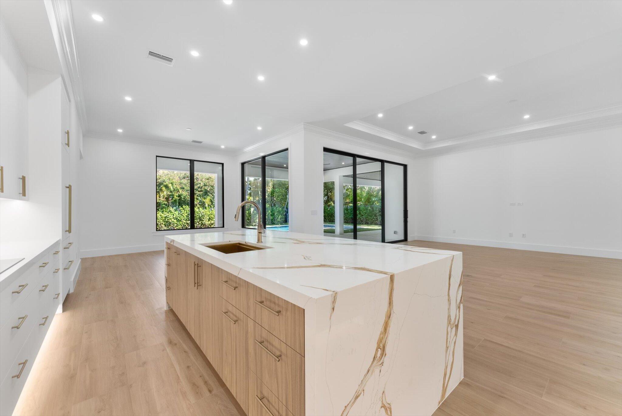 715 MISSION HILL Road