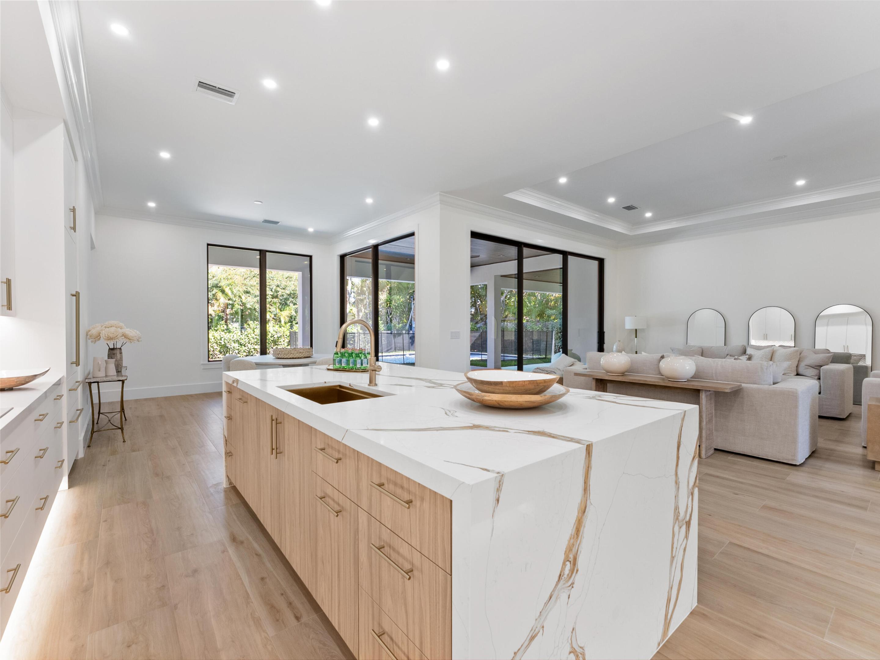 715 MISSION HILL Road
