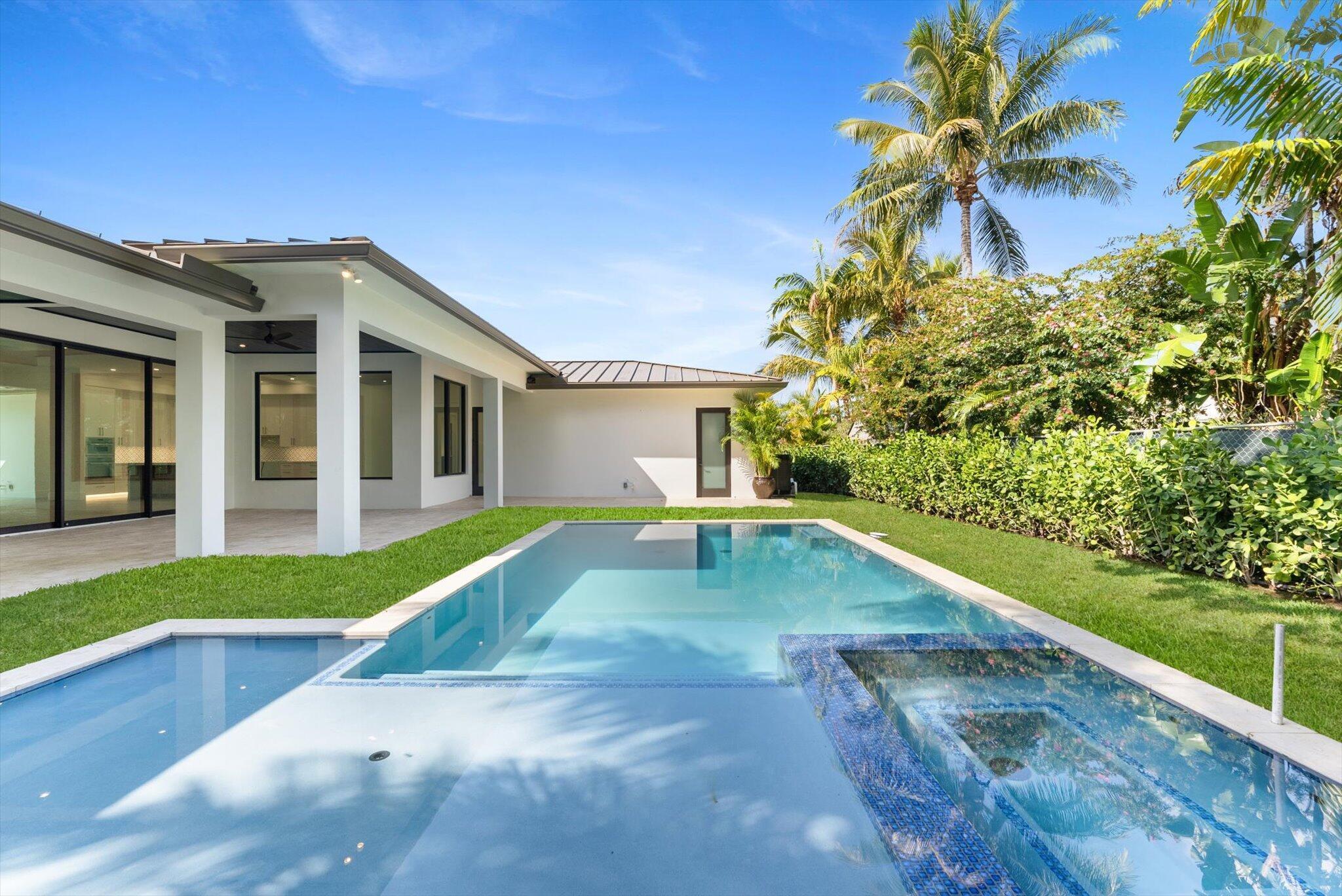 715 MISSION HILL Road