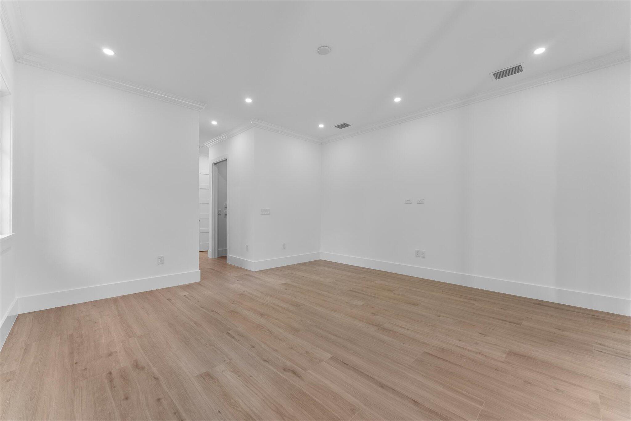 715 MISSION HILL Road