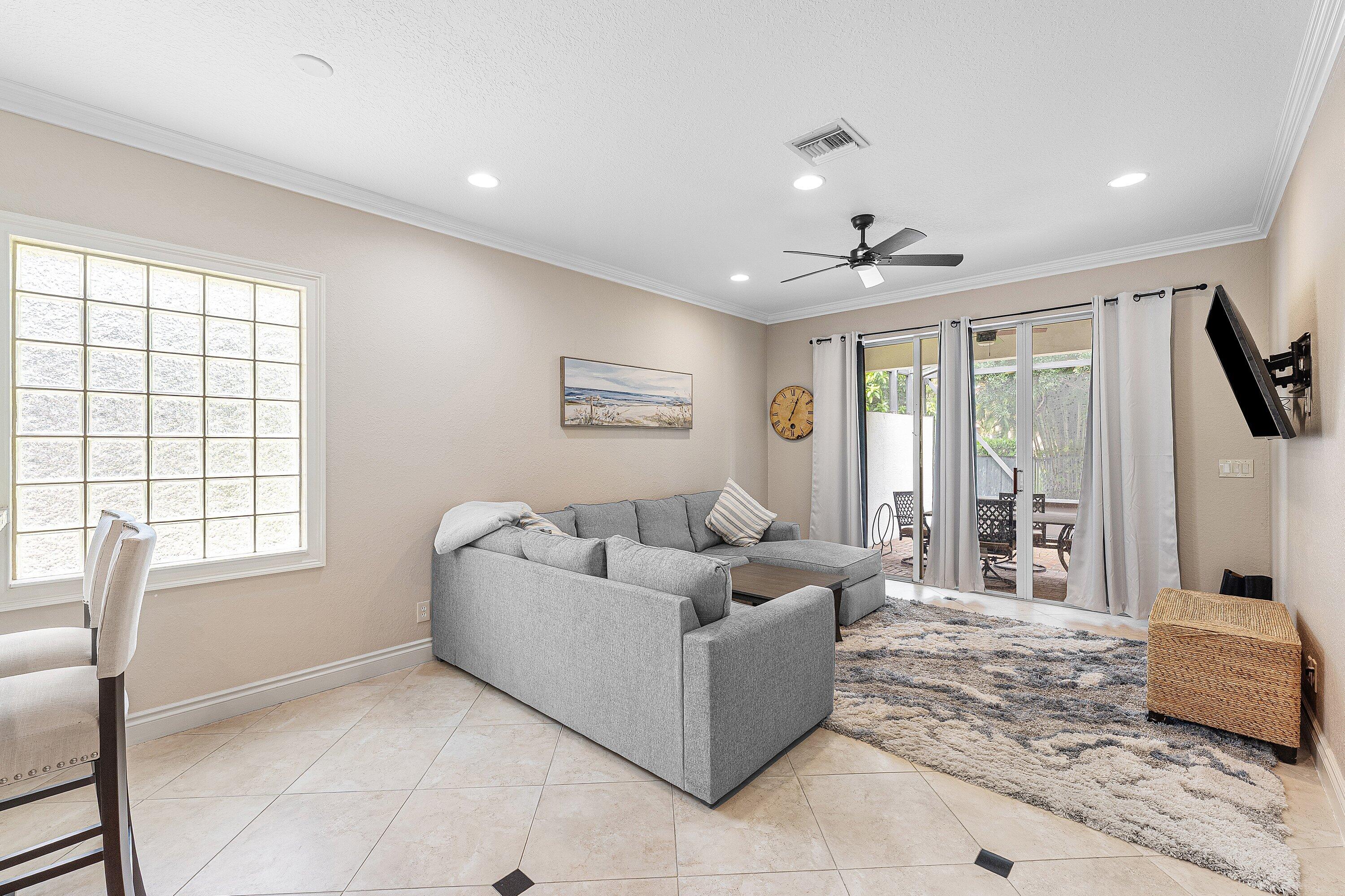 310 VENICE Boulevard 310