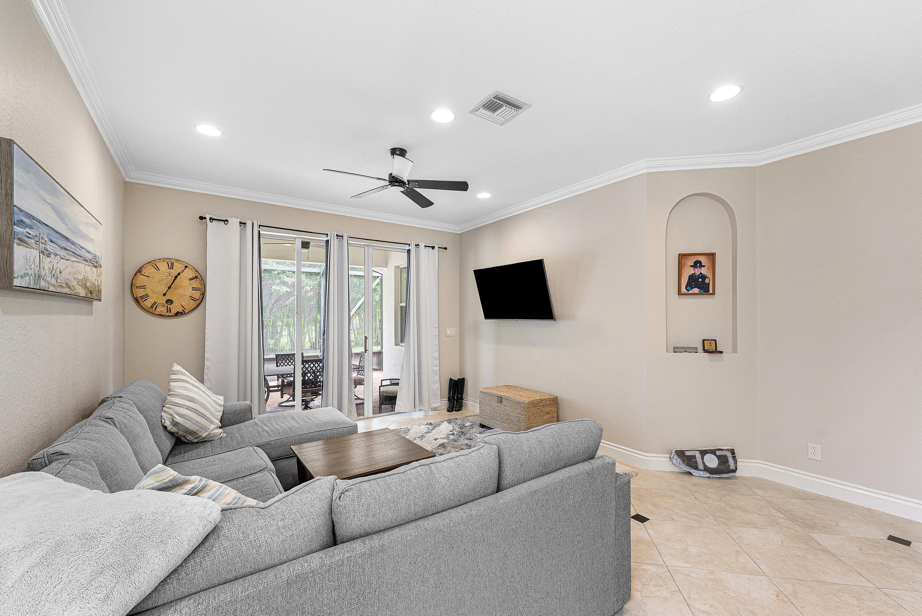 310 VENICE Boulevard 310