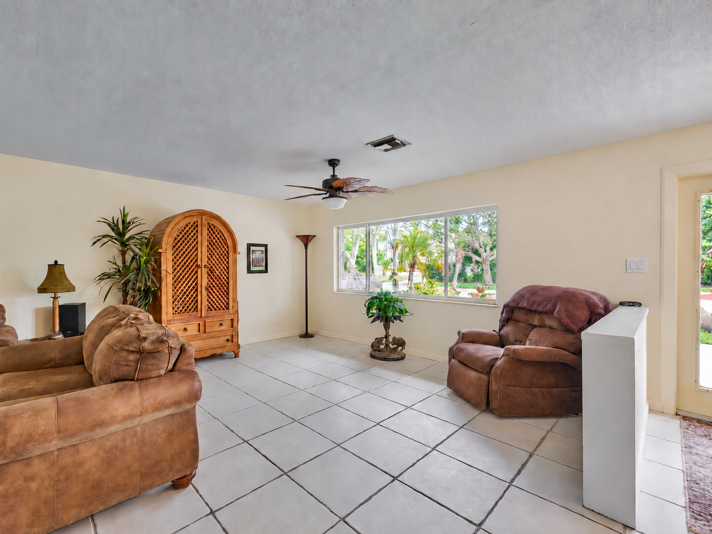 2810 NE 48th Court