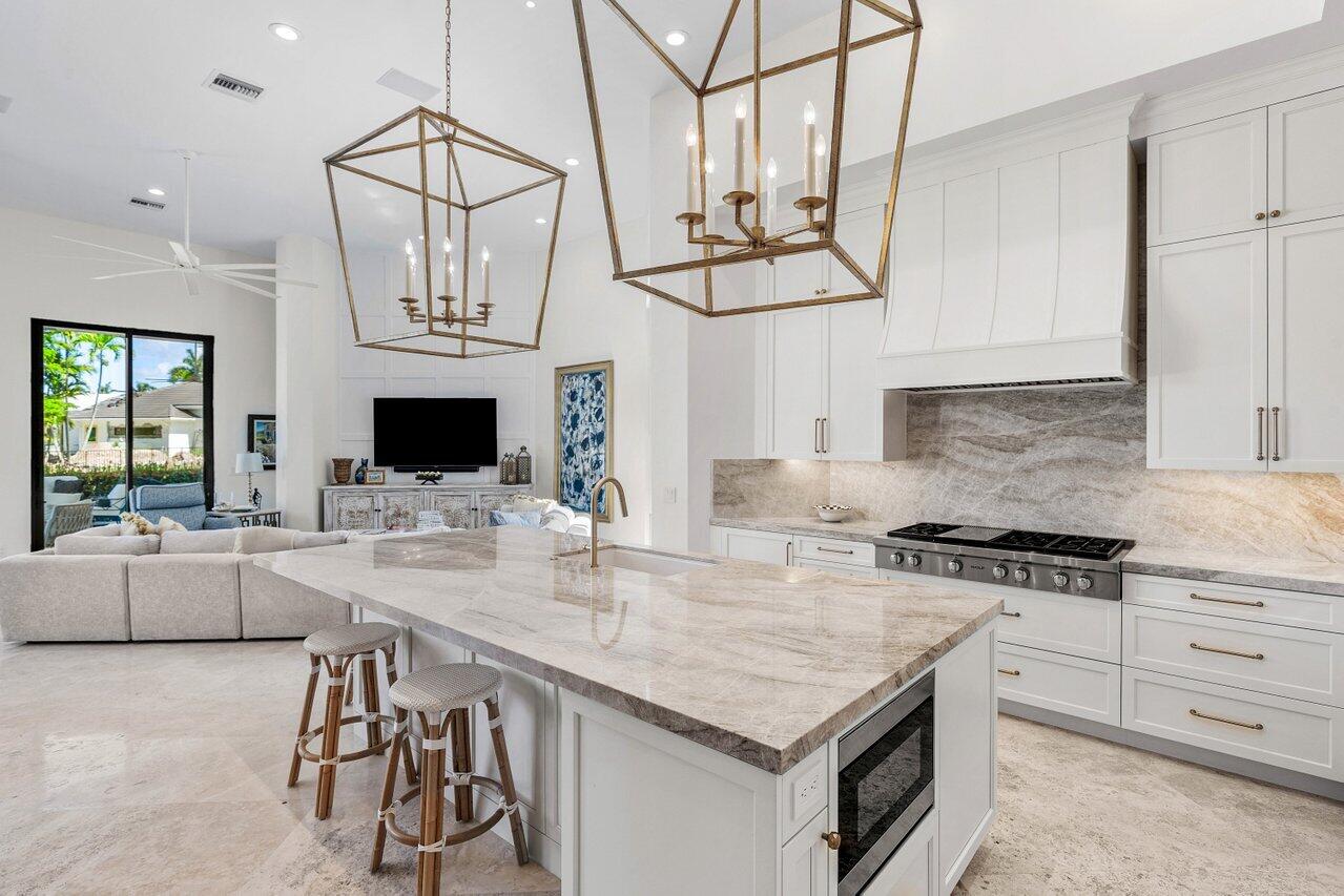 3809 NW Coventry Lane