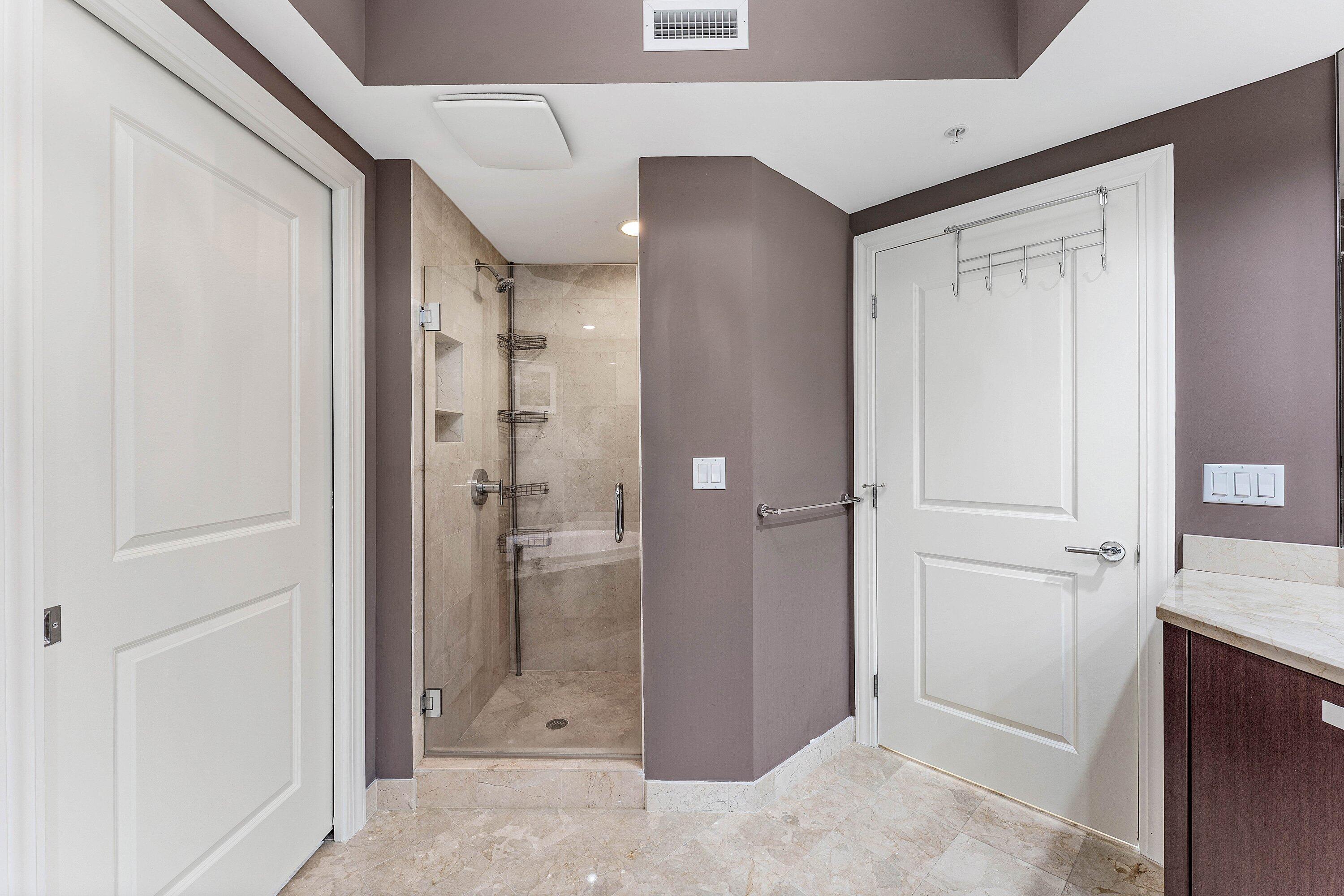 1 N Ocean Boulevard 806