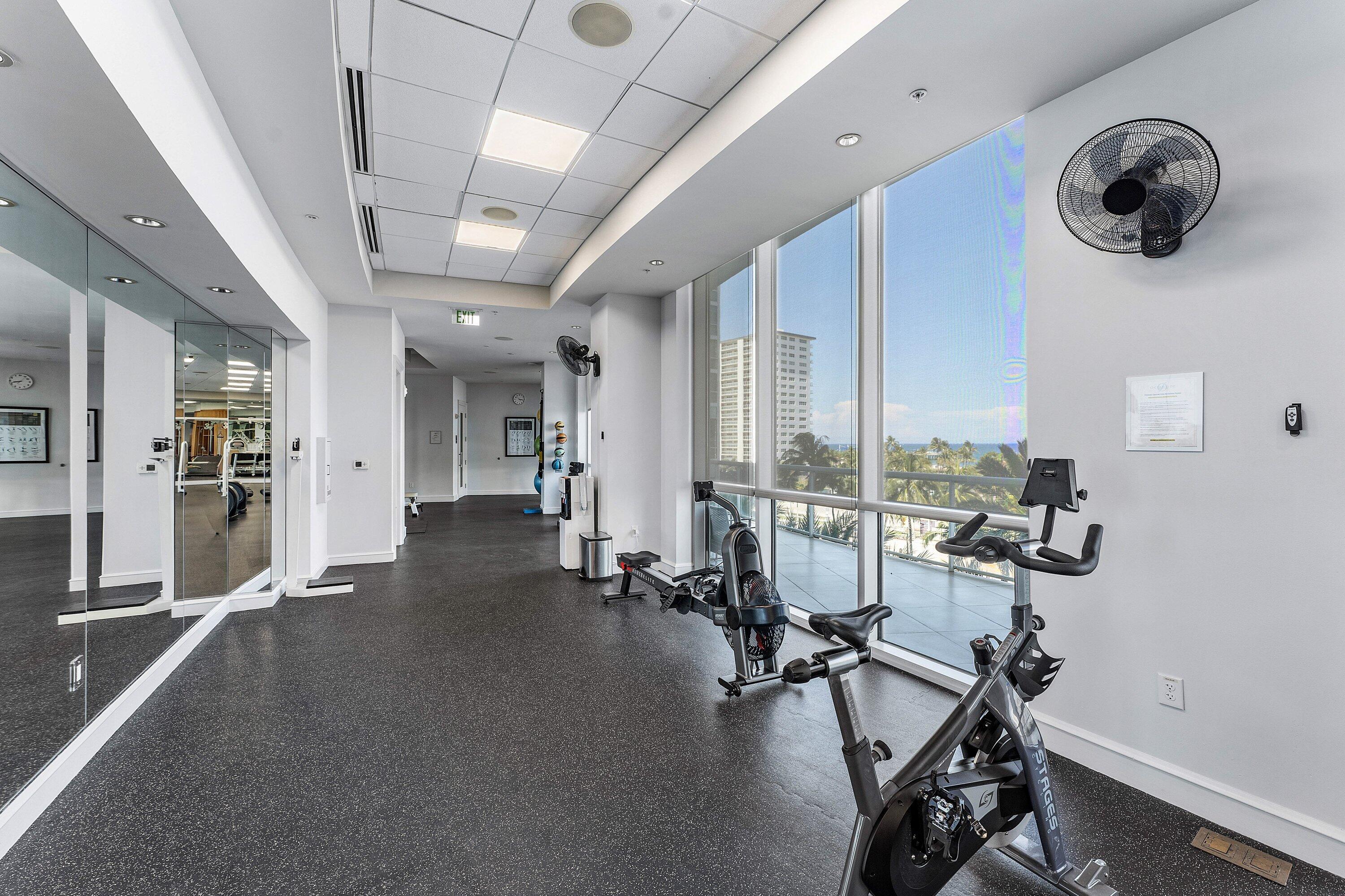 1 N Ocean Boulevard 806