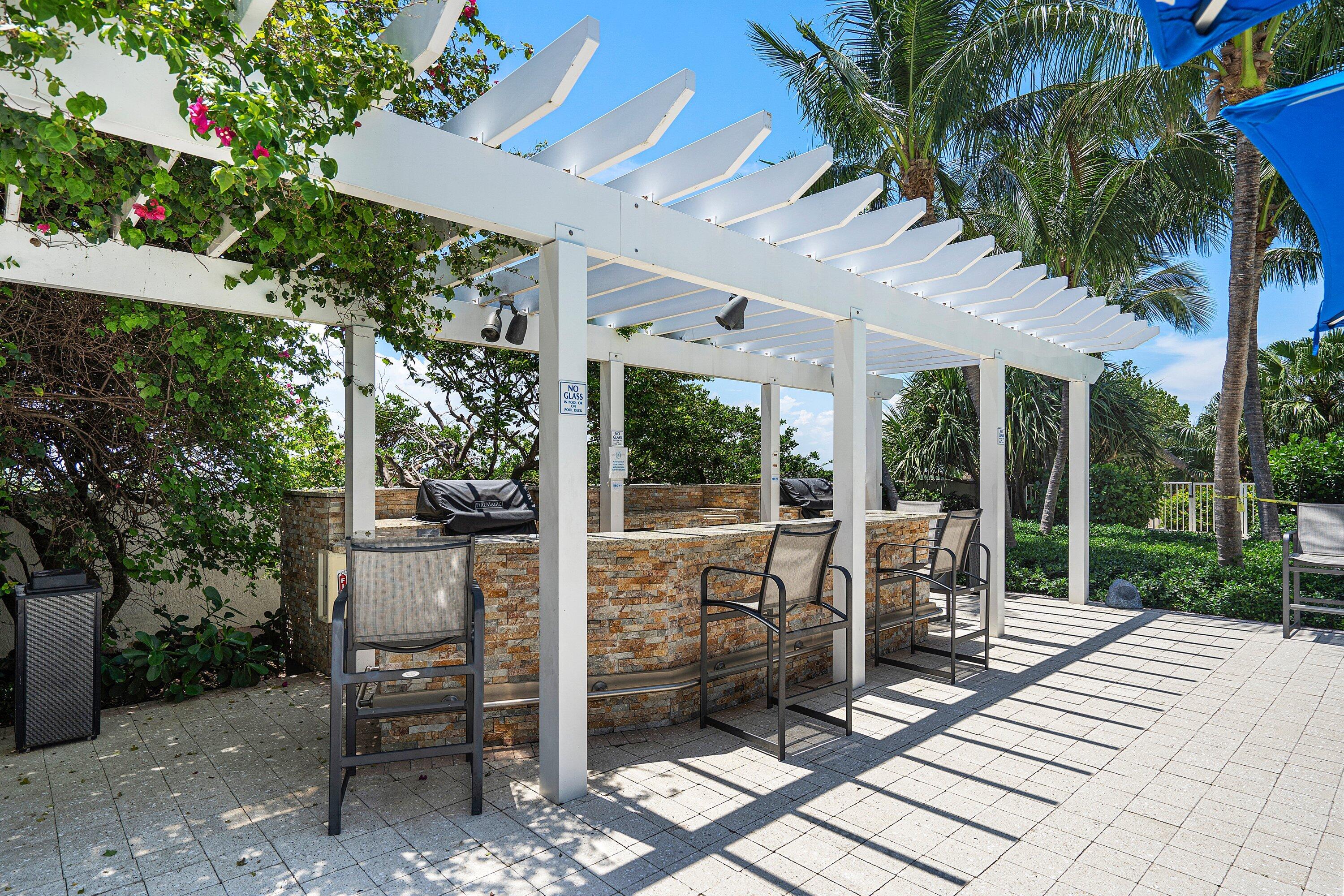 1 N Ocean Boulevard 806