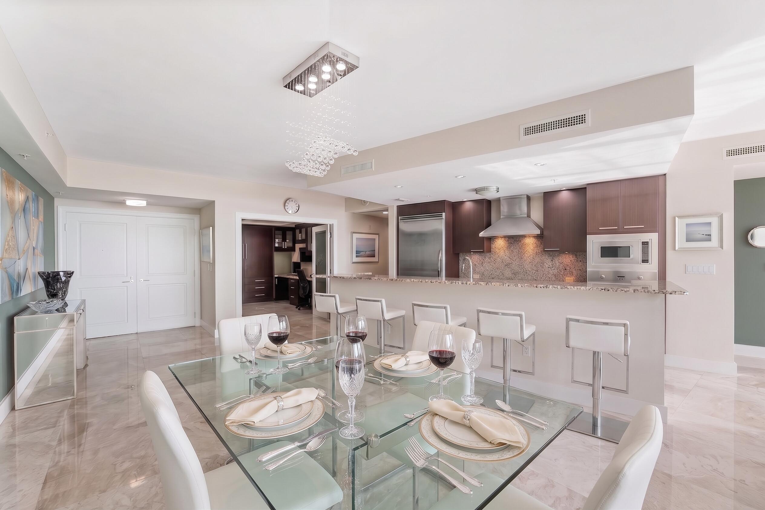 1 N Ocean Boulevard 806