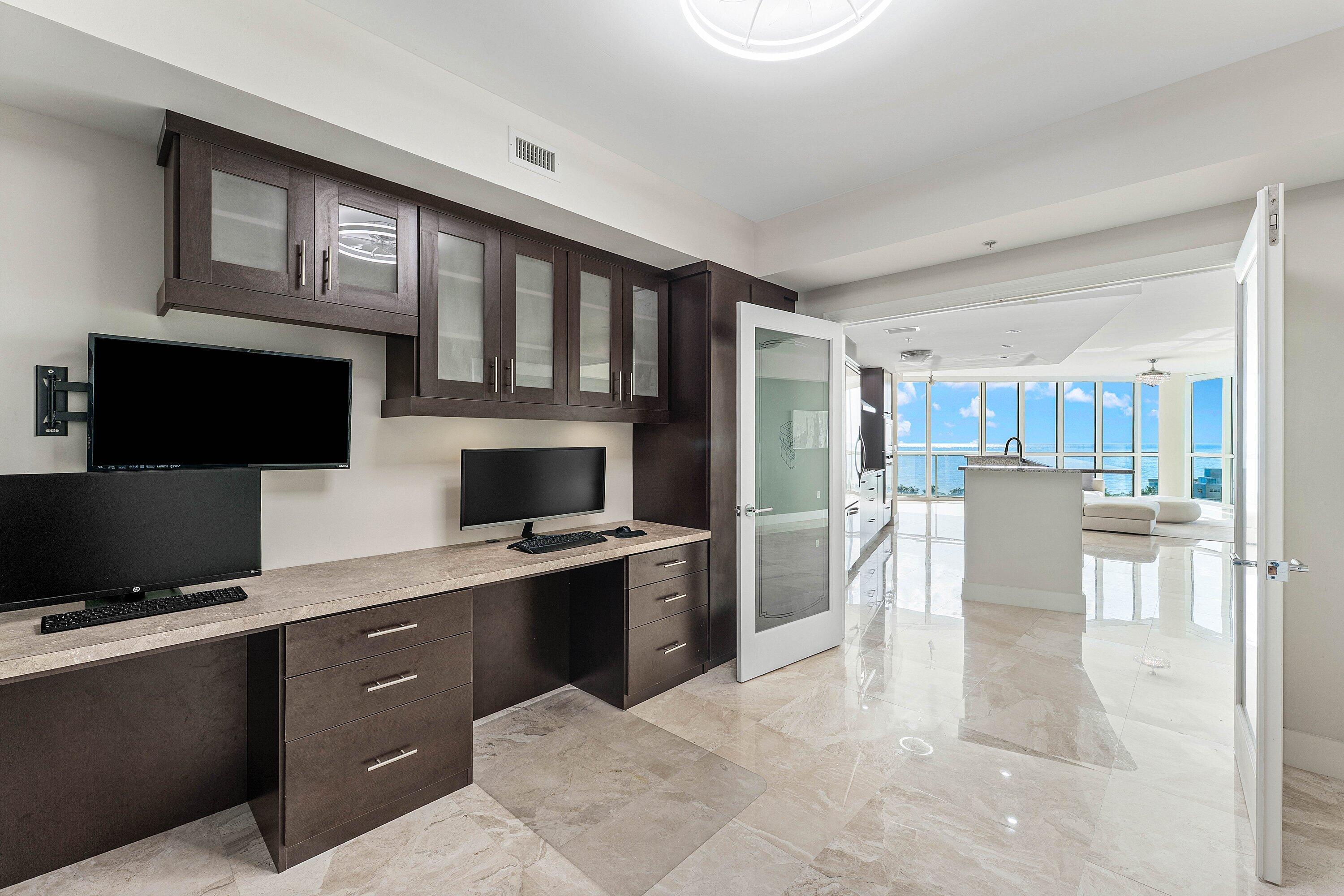1 N Ocean Boulevard 806