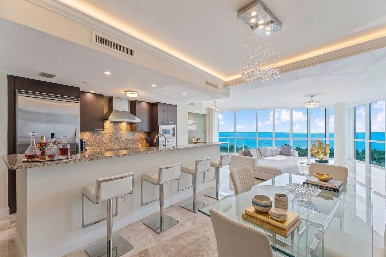 1 N Ocean Boulevard 806