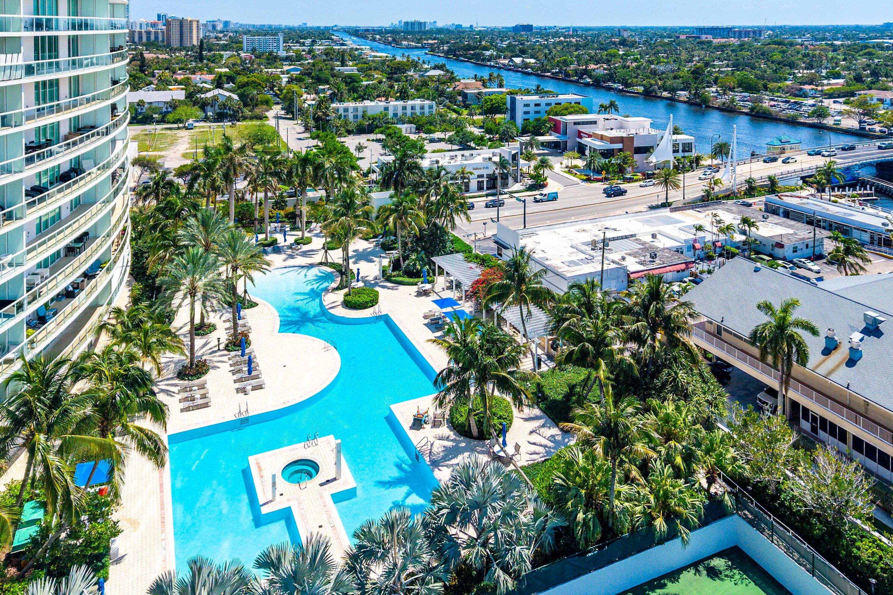 1 N Ocean Boulevard 806